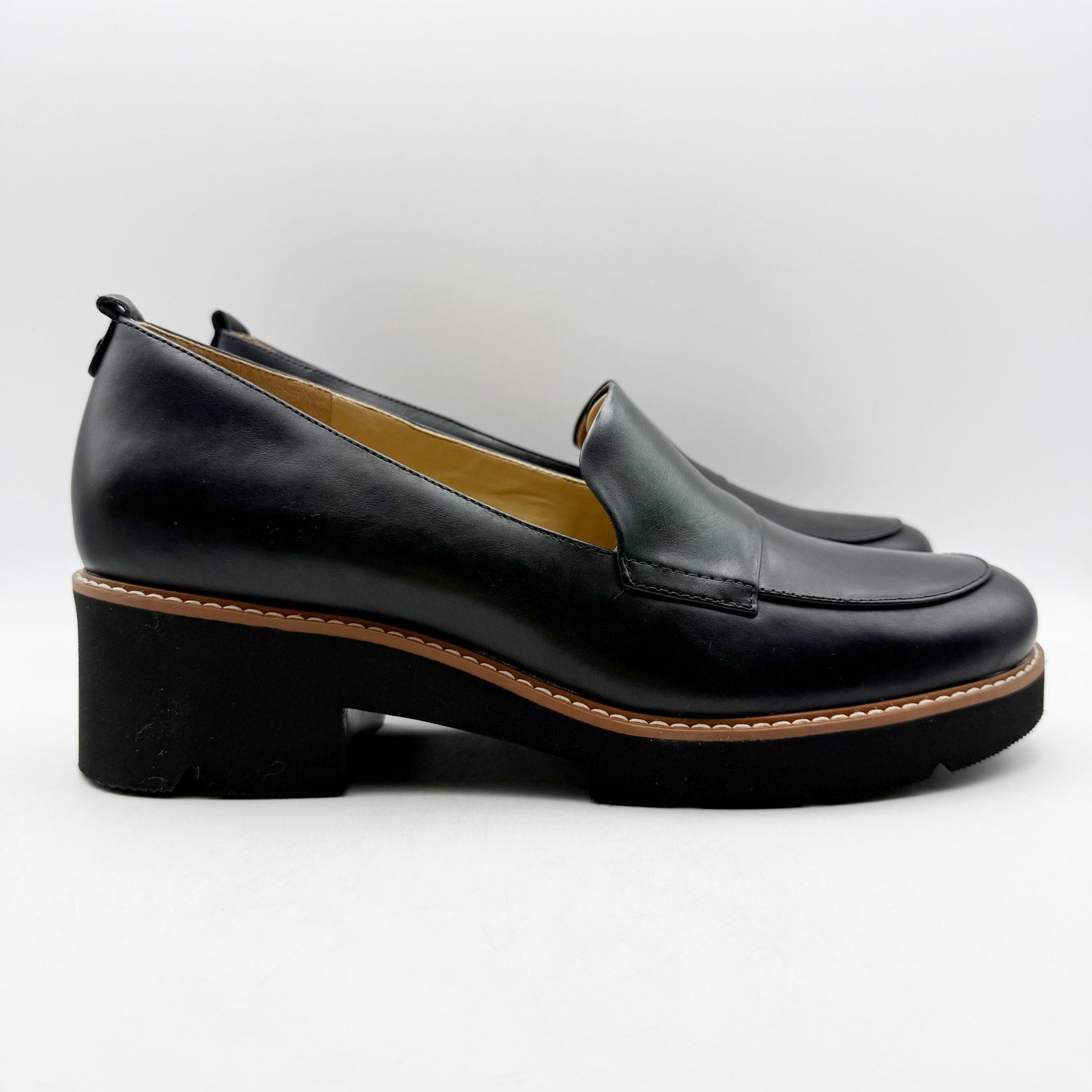Naturalizer Womens Darry Lug Sole Loafers 7 WW EU 37 Black Leather Slip On NWOB