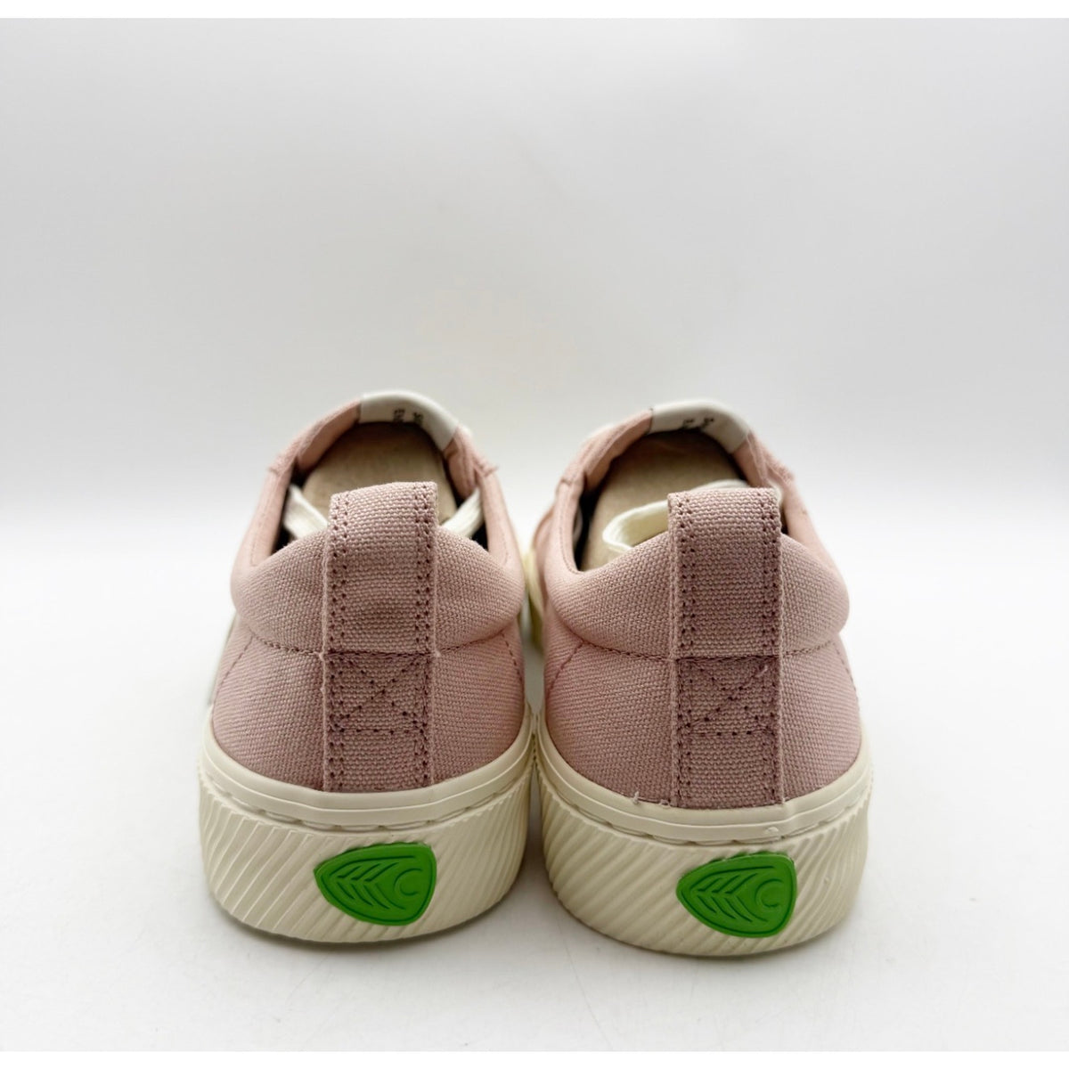 Cariuma Womens OCA Low Casual Sneakers Size 7.5 Rose Pink White Canvas NIB