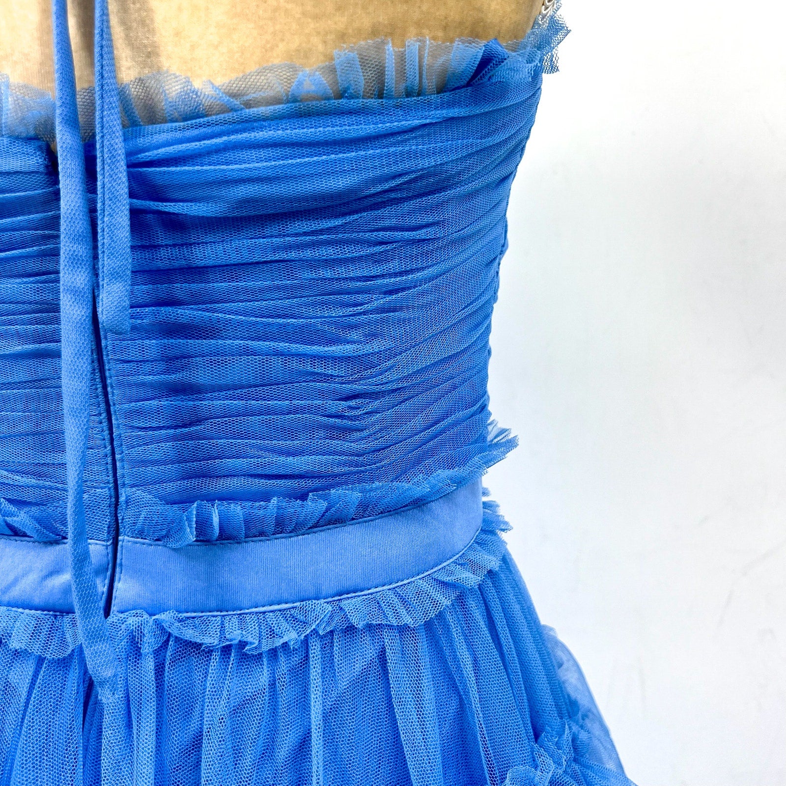 AQUA Women's Tulle Tiered Ruffle Gown Size 2 Cornflower Blue Open Back Dress NWT