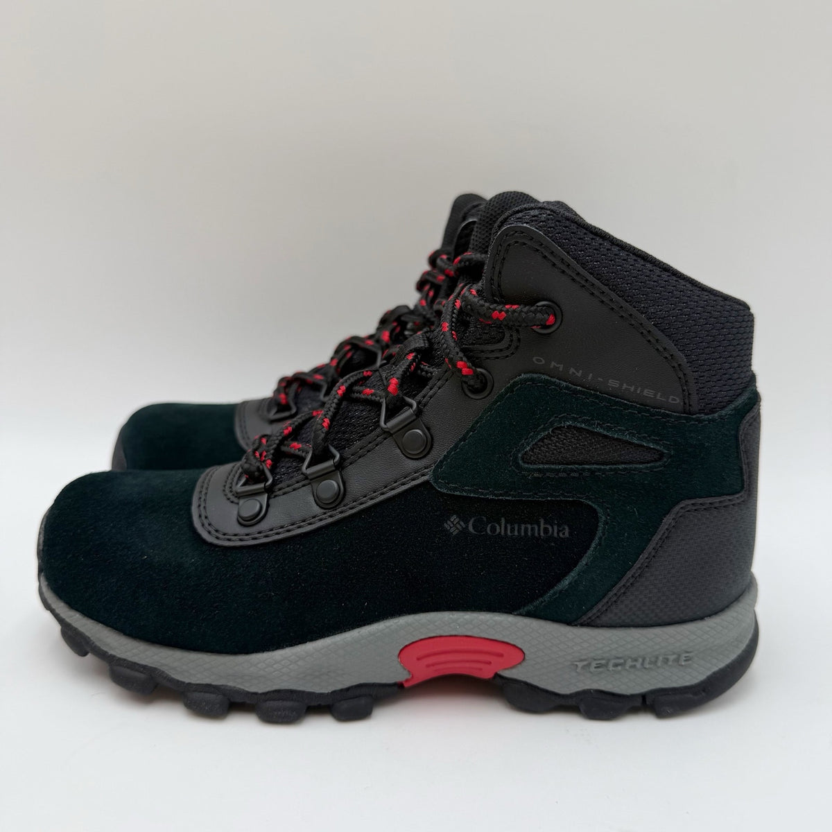 Columbia Kids Newton Ridge Amped Hiking Boots Size 1 Black Red Waterproof NIB