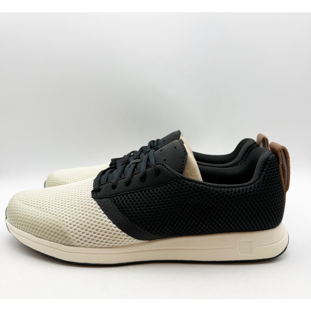 YORK Mens The Henry Runner Athletic Shoes Size 9.5 Black Cream Sneakers NIB