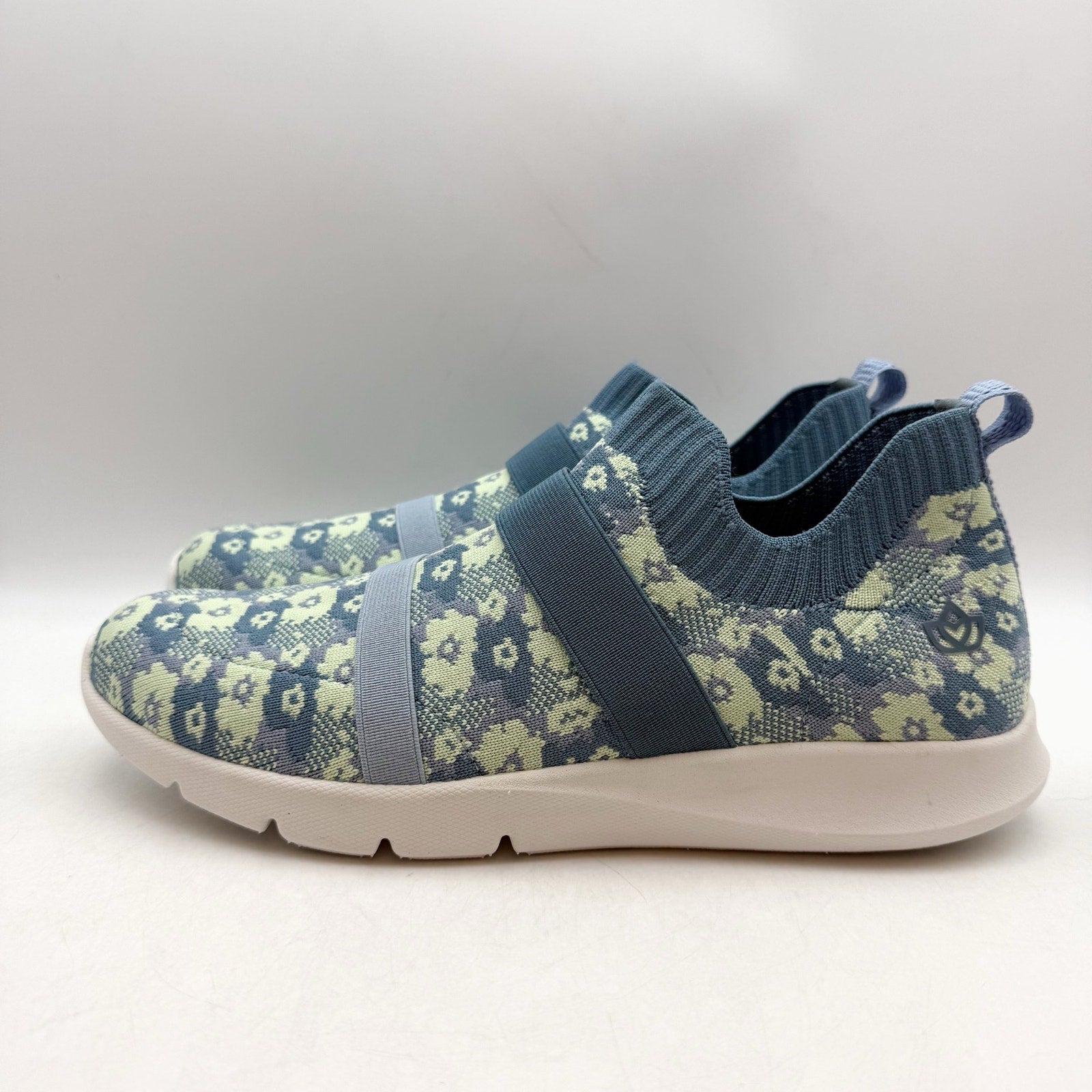 Spenco Womens Karma Stretch Sneakers US 8 M EU 38.5 Bluestone Floral Blue NIB