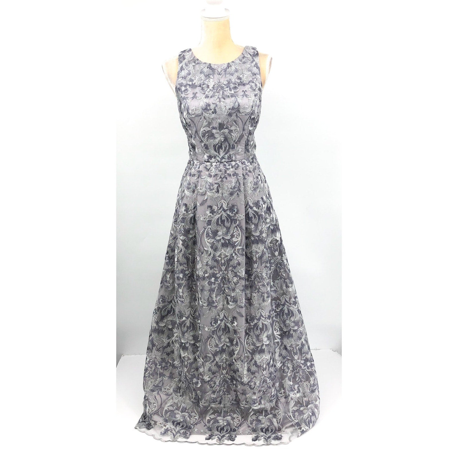 ALEX EVENINGS Embroidered Sleeveless Formal Gown Size 6 Pewter Silver NWOT