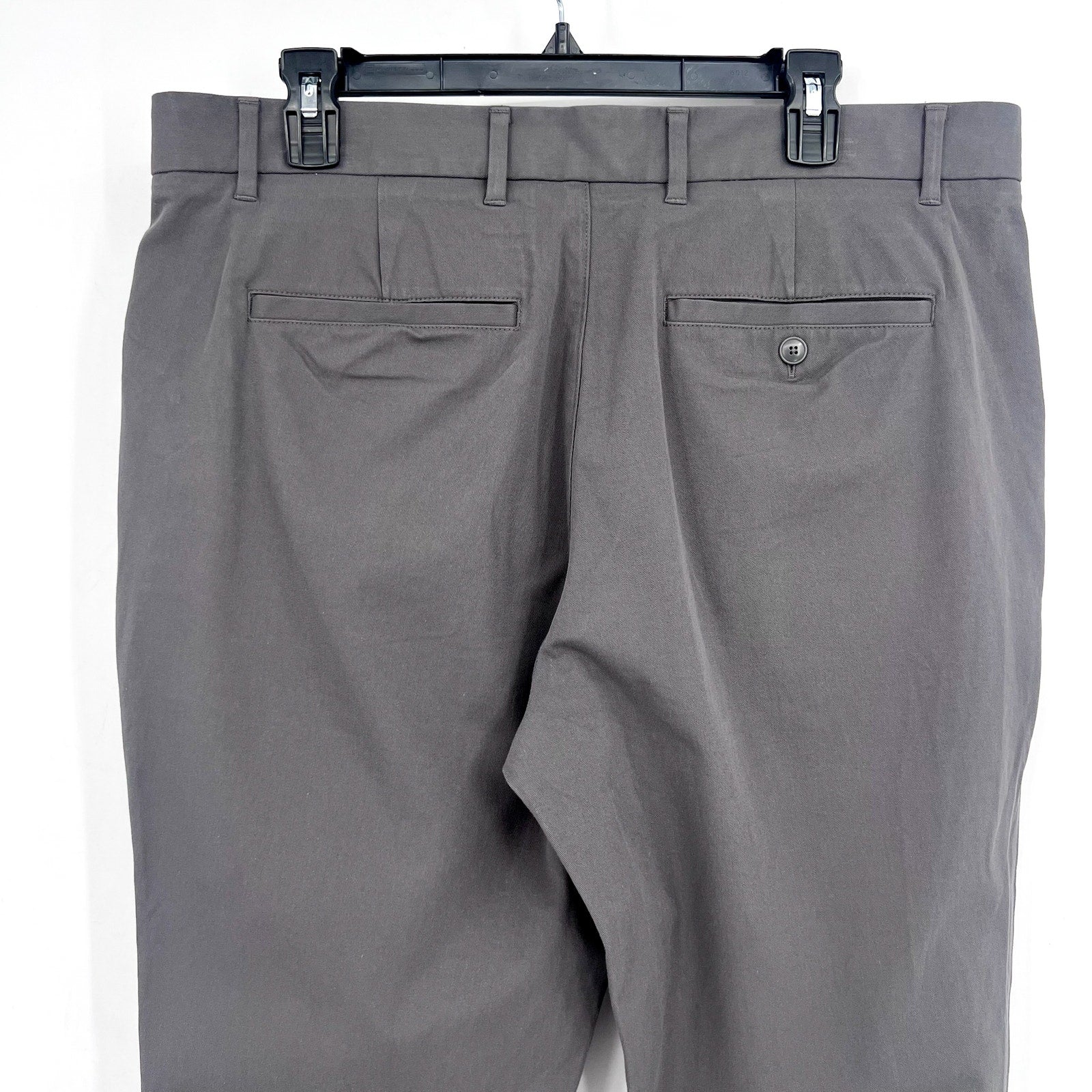 EVERLANE Uniform Mens Performance Chino Pants 34x30 Slate Grey Athletic Fit NWT
