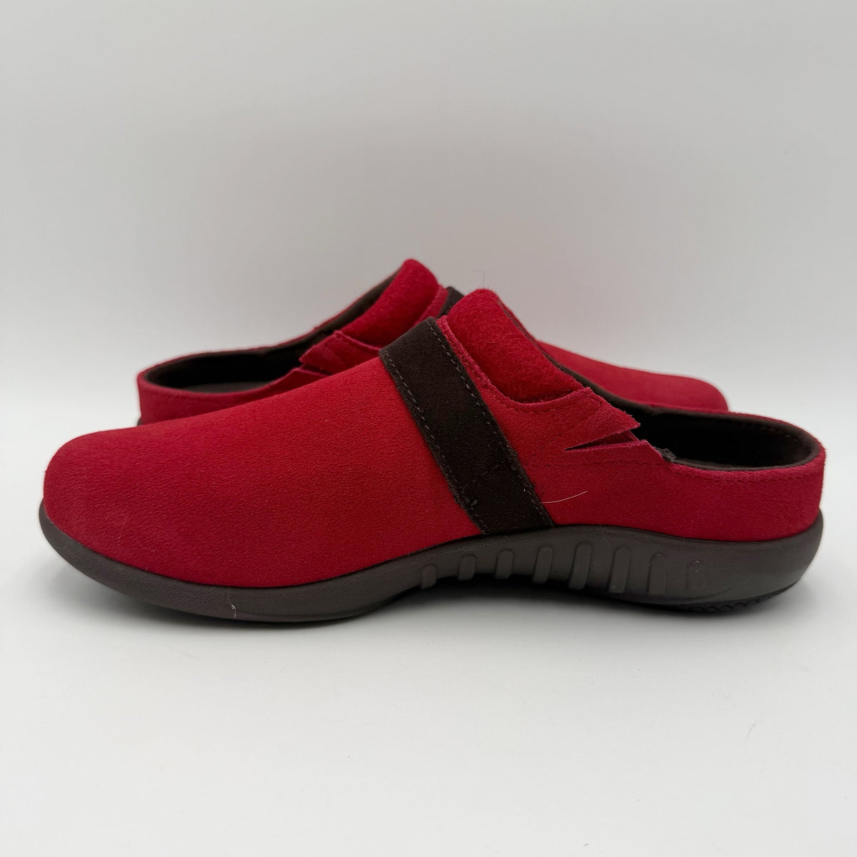 Spenco Womens Ashley Clogs Size 7.5 EU 38 Red Suede NIB