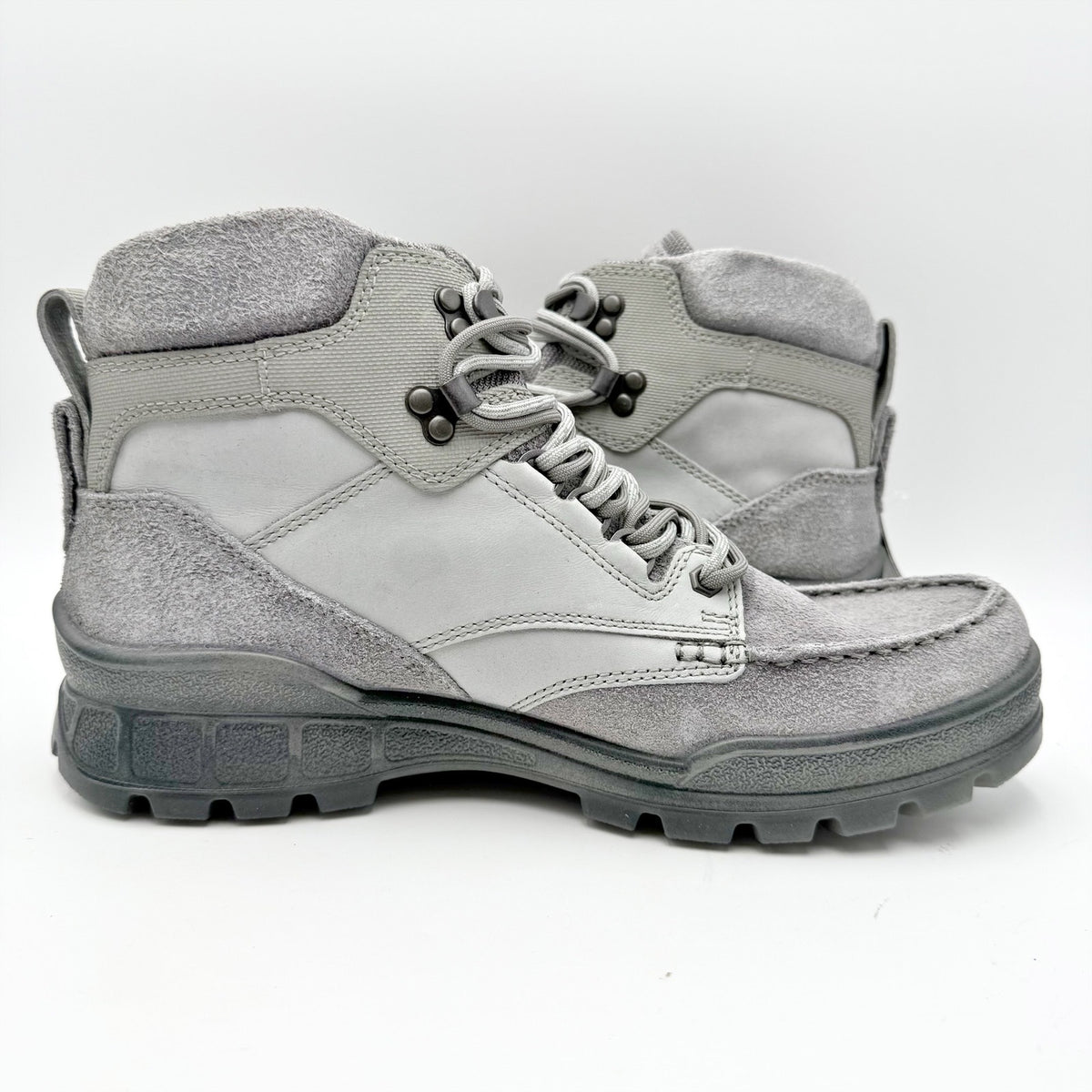 ECCO X Concepts Mens Track 25 Boots EU 44 US 10-10.5 Grey Leather Gortex NWT