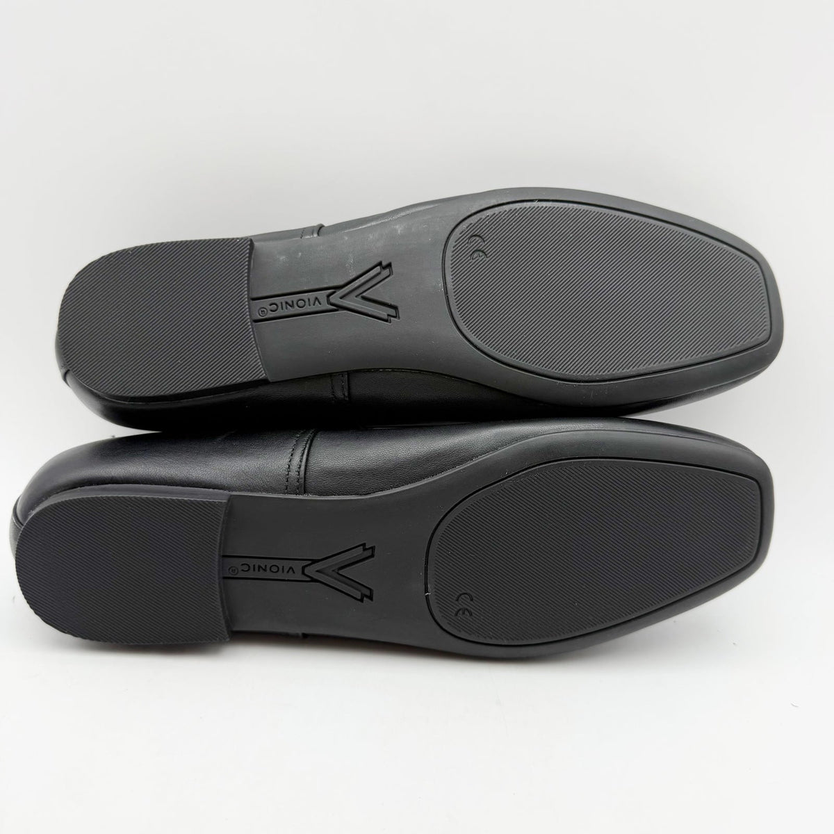 Vionic Womens Orinda Skimmers Flats Size 8.5 WIDE Black Leather Slip On NIB