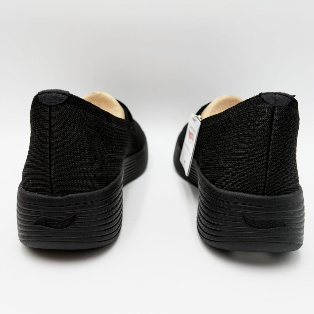 Skechers Womens Laguna Adore Her Sneakers Size 7.5 Black Arch Fit Slip On NIB