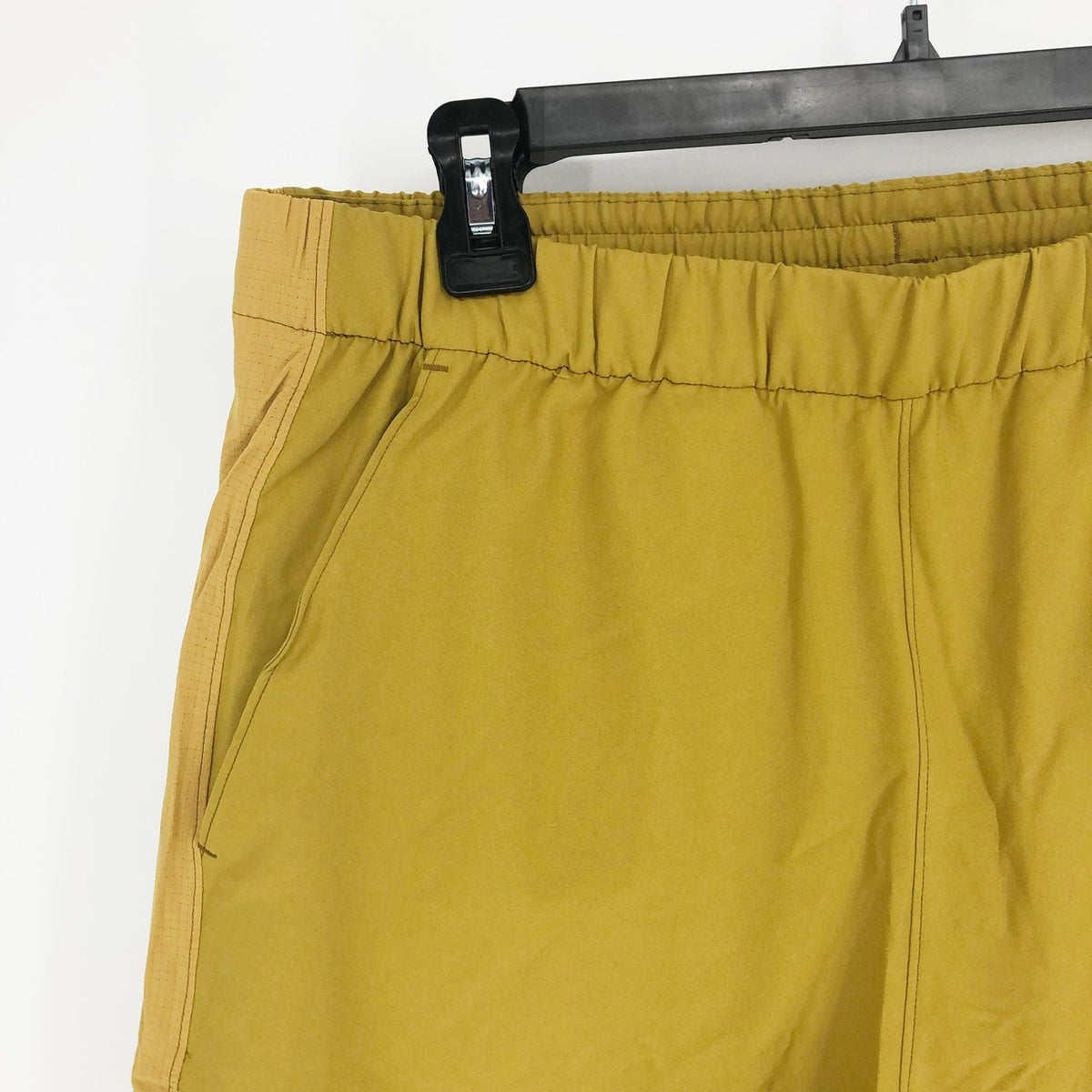 OUTDOOR VOICES Mens High Stride Train 7" Shorts Large Green Patchouli NWT