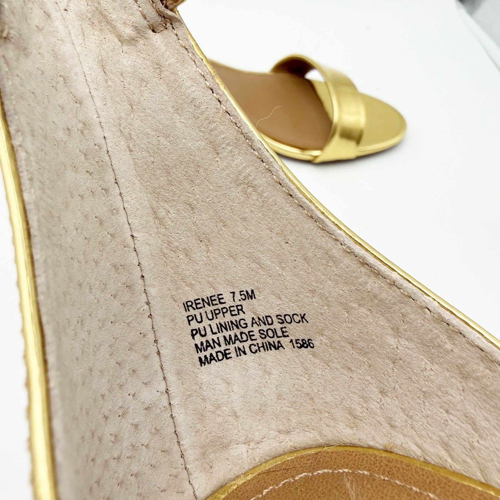 Steve Madden Womens Irenee Heeled Sandals Size 7.5 M Gold Foil NWOB