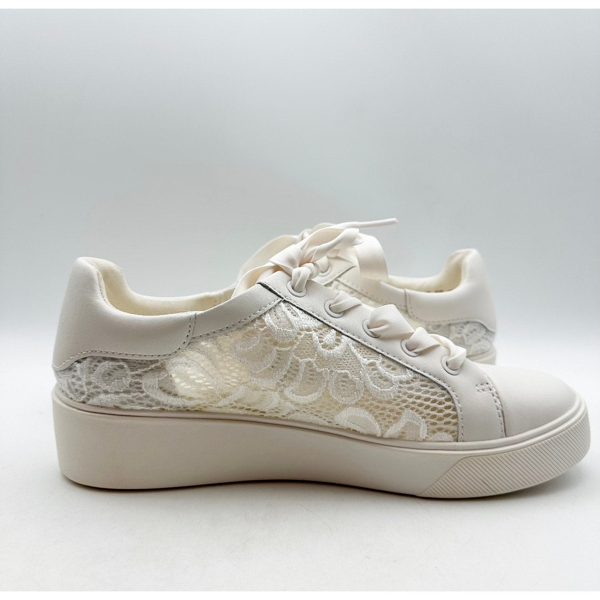 Naturalizer Women's Morrison 2.1 Lace Sneakers Size 8 White Bridal NWOB