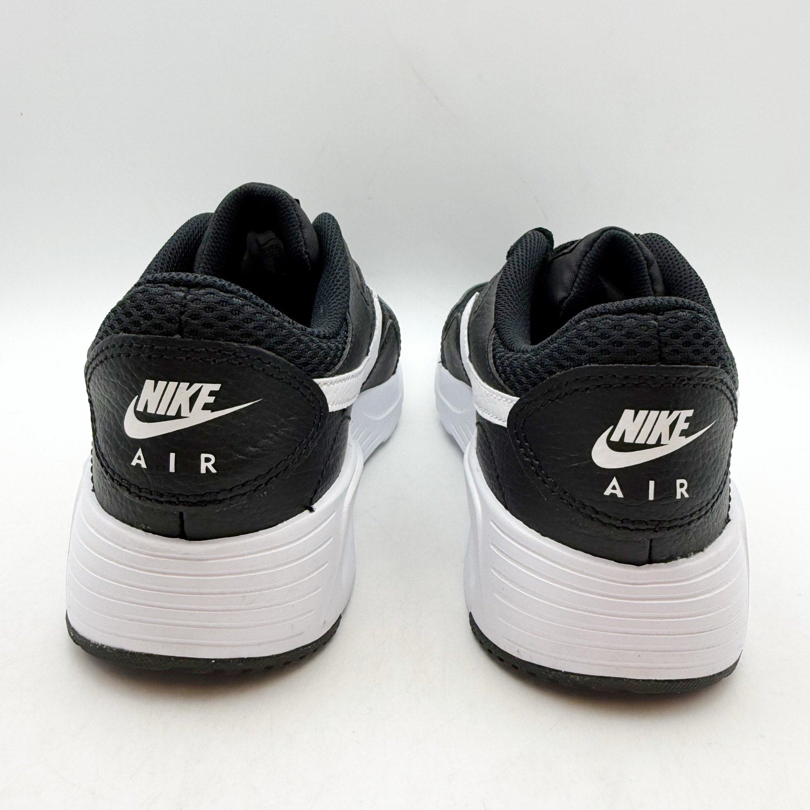 Nike Womens Air Max SC Sneakers US 7 EU 38 Black White Athletic NWOB