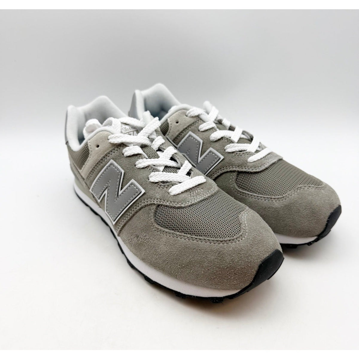 New Balance Boys Classics 574 Core Sneakers US 5.5 EU 38 Grey White Athletic NIB