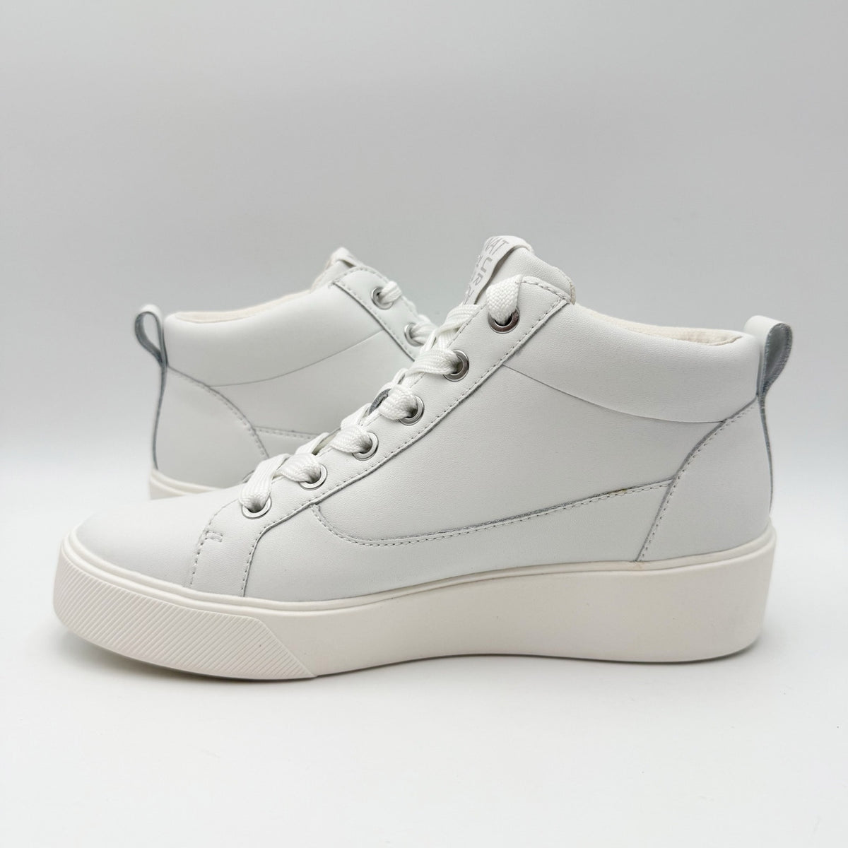 Naturalizer Womens Morrison Mid High Top Casual Sneakers US 6 White Leather NIB