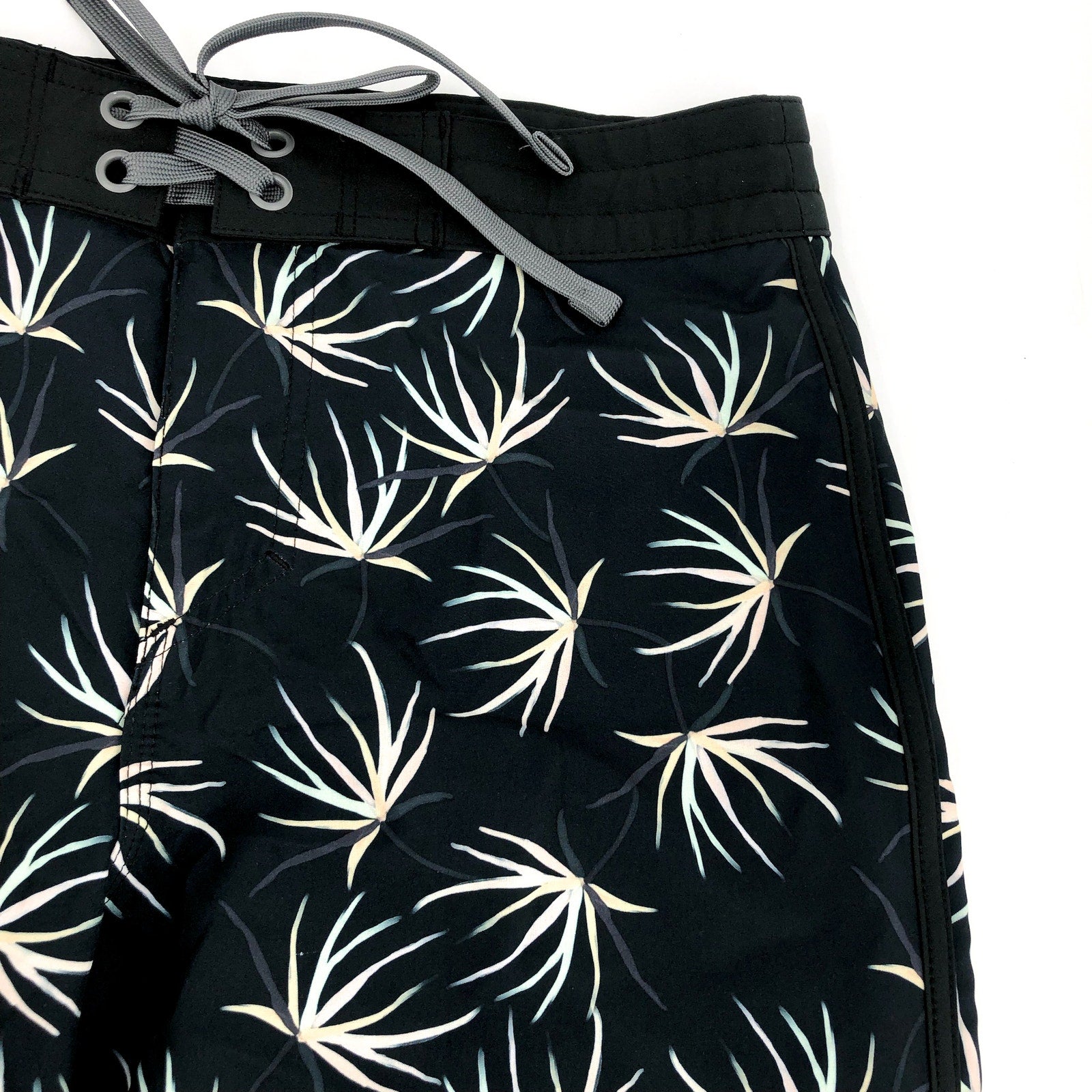 PRANA Men's Vintage Boardshort Size 40 Black Bloom 6" Inseam Drawstring NWT
