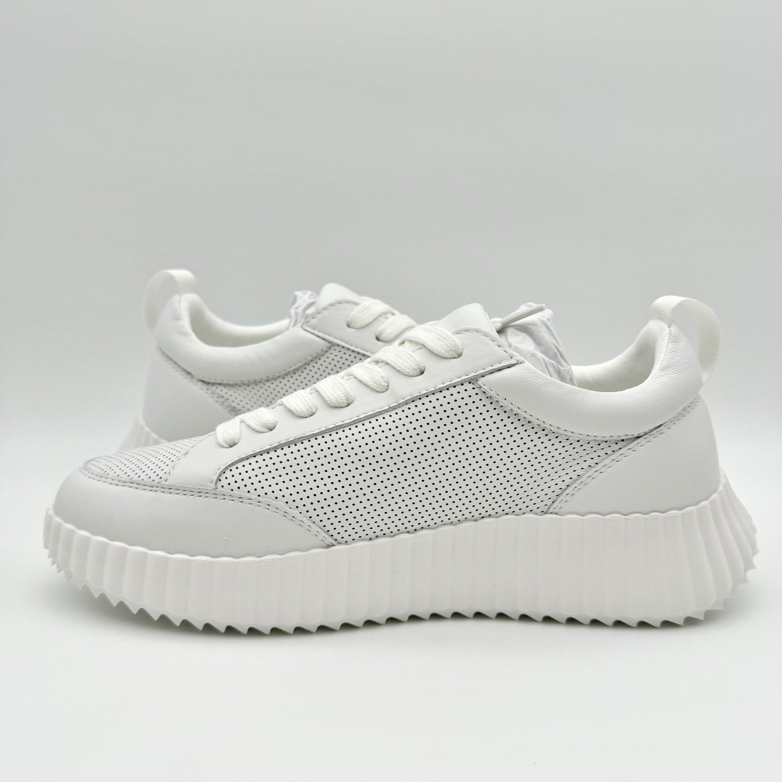 Steve Madden Womens Shock Sneakers US 7.5 M White Leather Platform NIB