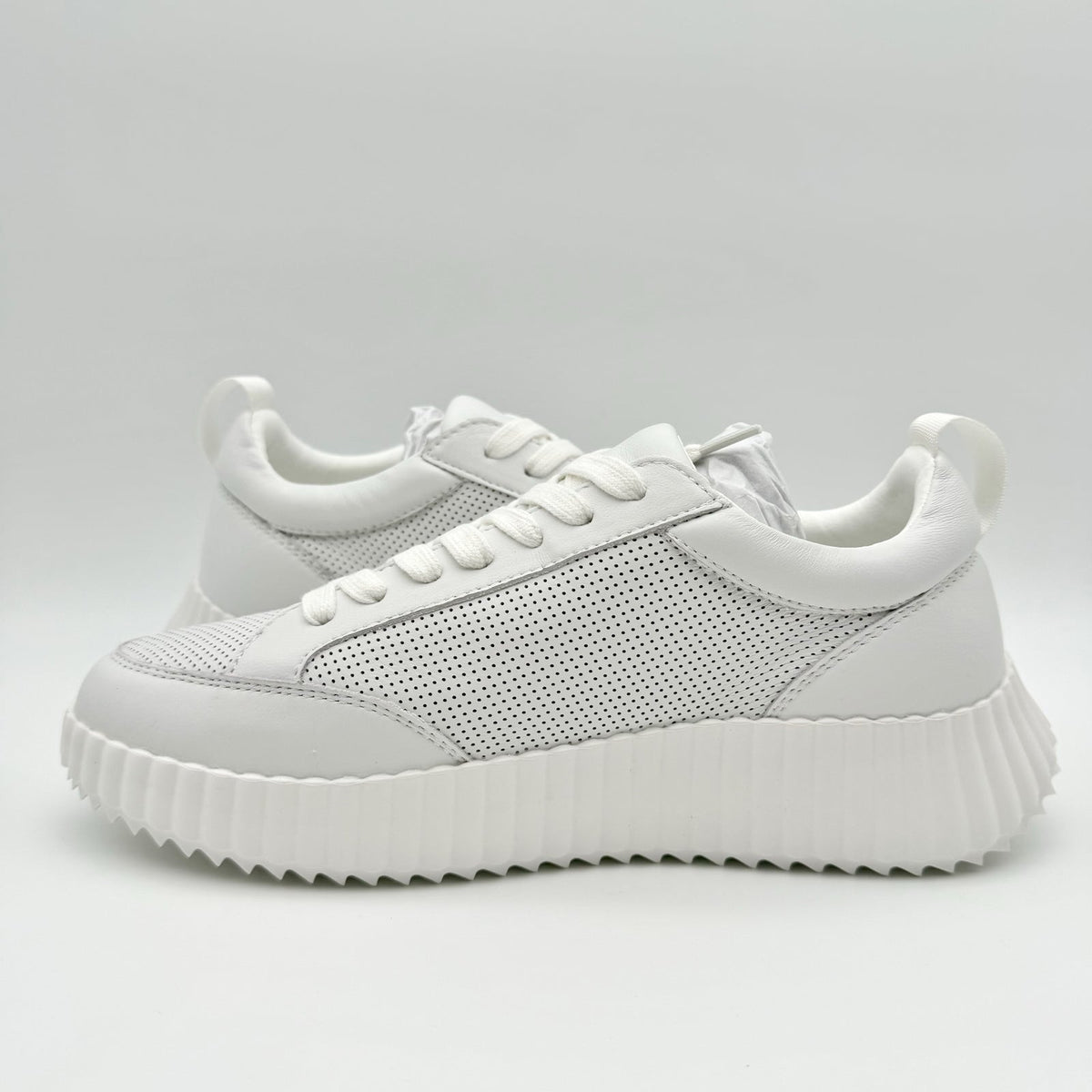 Steve Madden Womens Shock Sneakers US 7.5 M White Leather Platform NIB