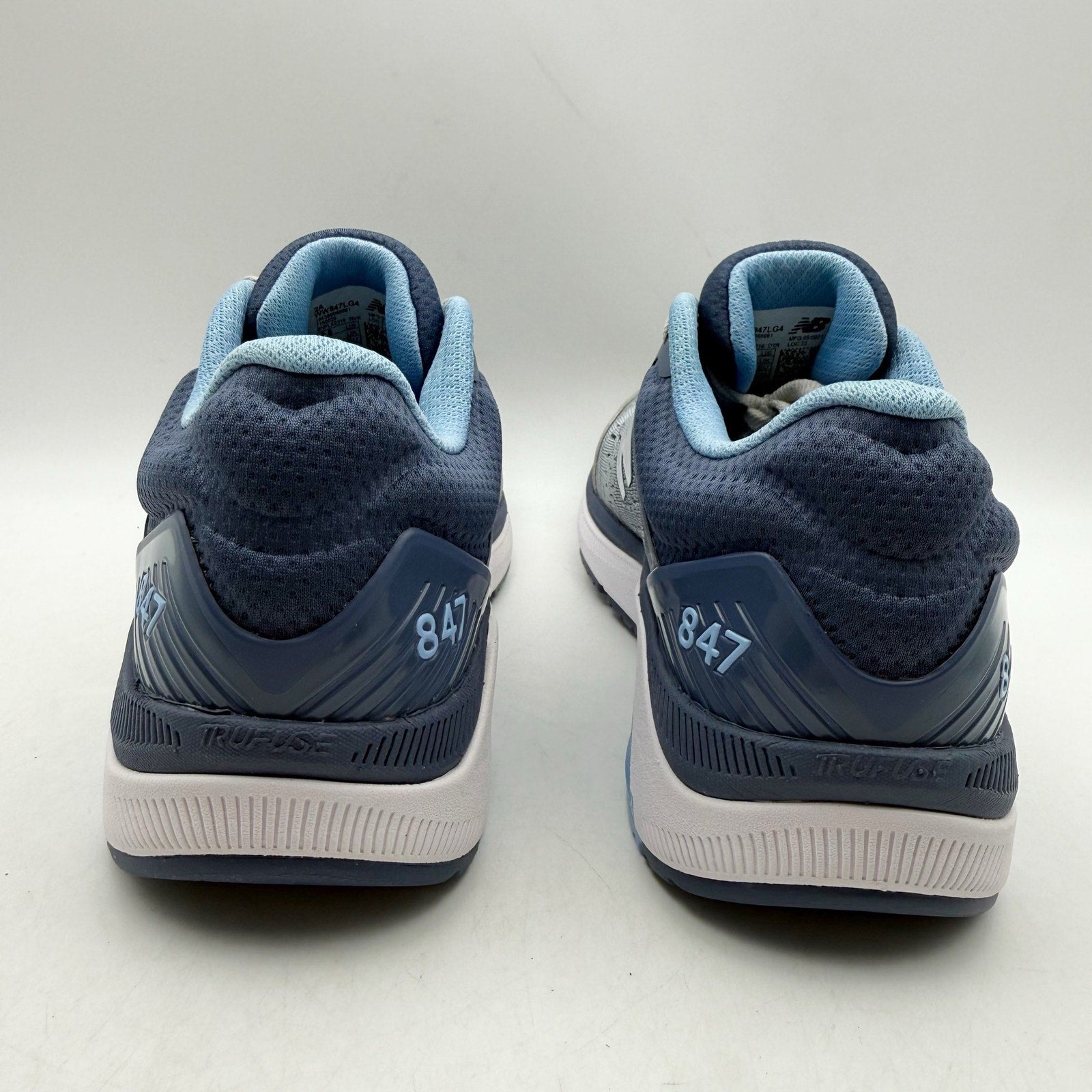 New Balance Womens 847v4 Walking Shoes US 6.5 AA NARROW Grey Blue Athletic NWOB