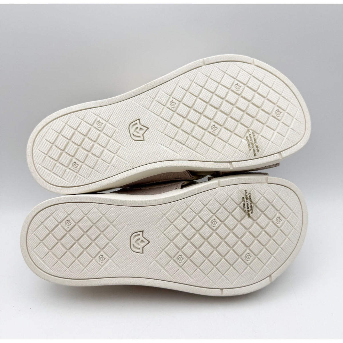 SPENCO Women's Twilight Stud Sandals Size 5.5 WIDE EU 35.5W Cream Slip On NIB