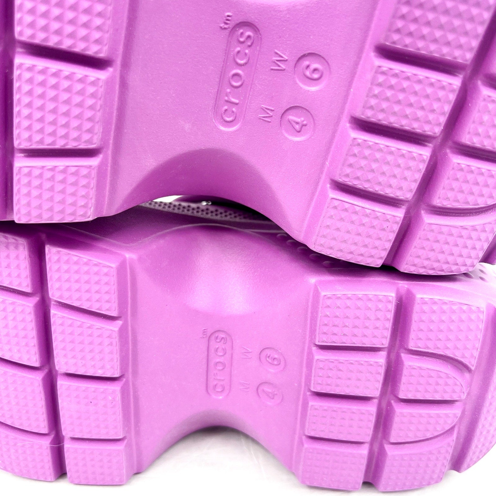 Crocs Womens Platform Chunky Stomp Clogs Size 6 Bubble Pink NWT