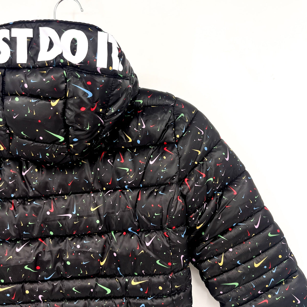 NIKE Girl's Just Do It Printed Puffer Jacket Size 6X Black Confetti NWOT