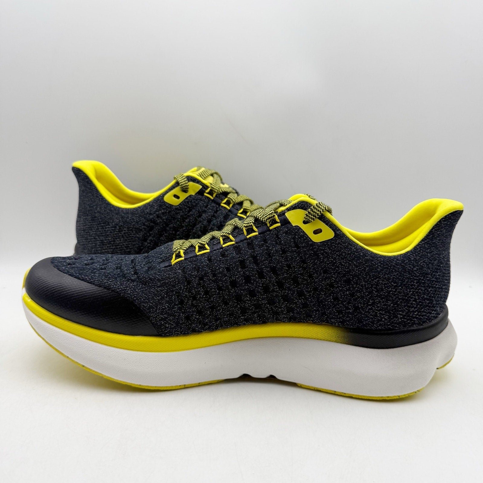 Rabbit Mens Dream Chaser Running Shoes US 12 Black Yellow Athletic Sneakers NIB