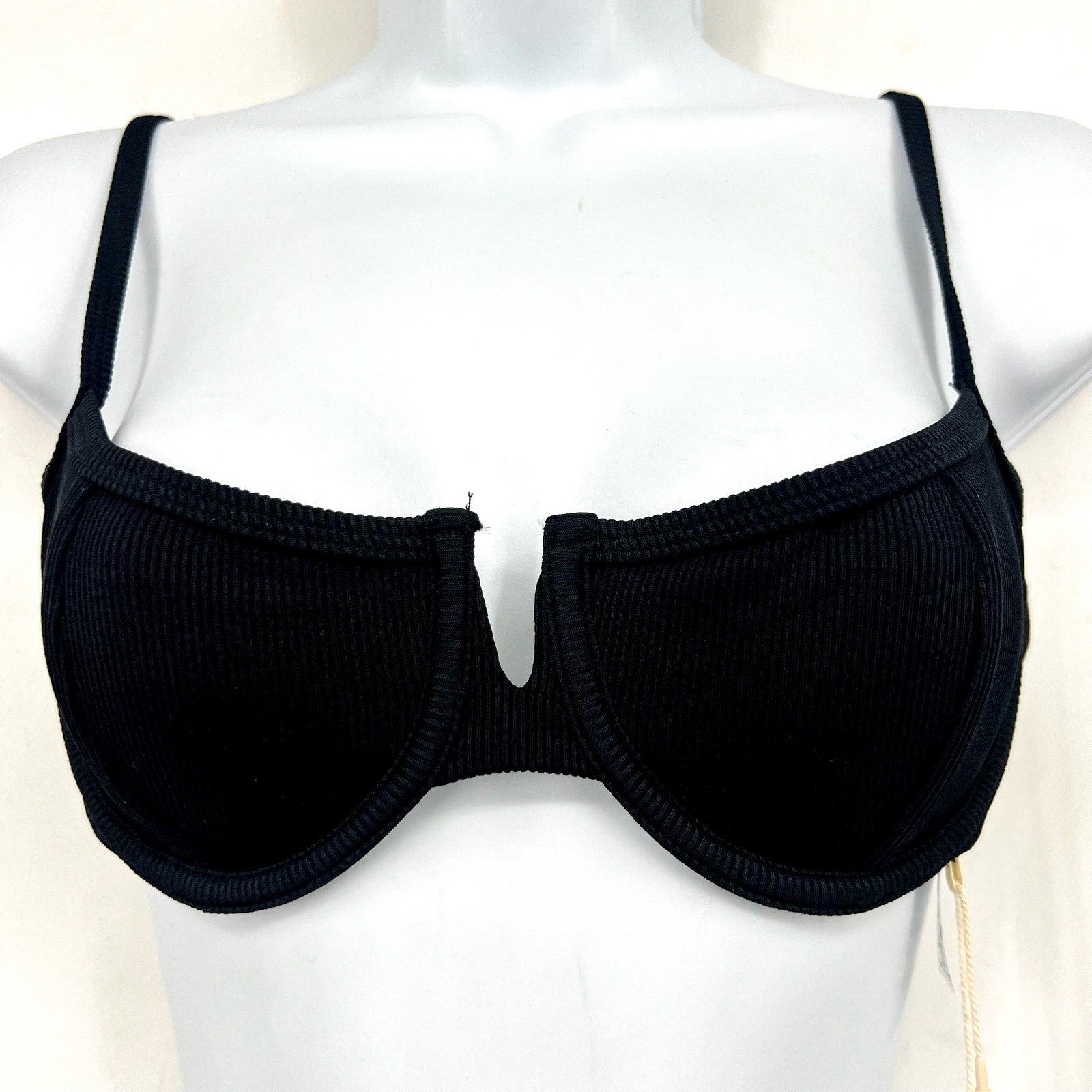 L*SPACE Women's Hunter Underwire Bikini Top Small Black V Front Tie Back NWT