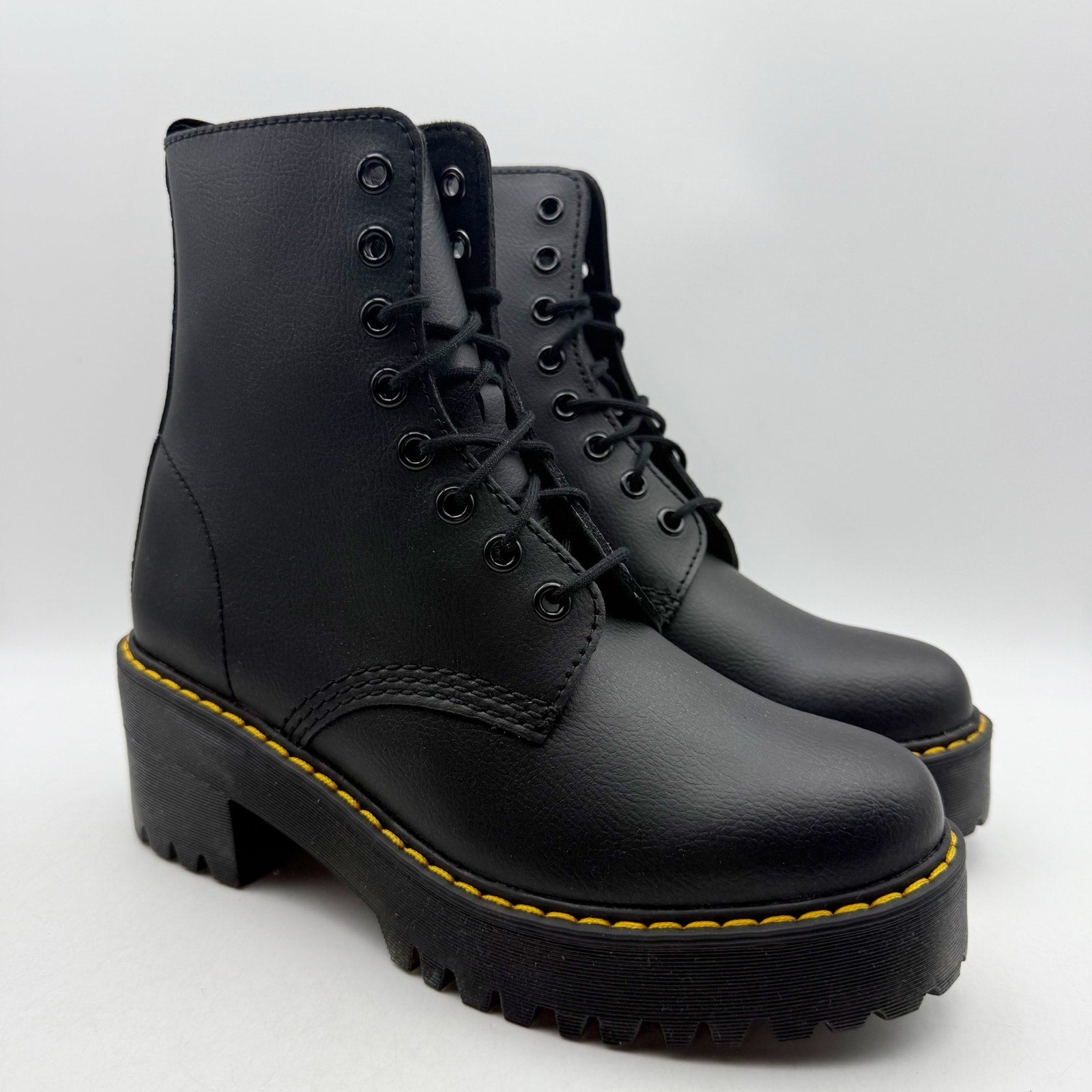 Dr. Martens Womens Sanguine Heeled Ankle Bootie EU 38 US 7 Black Leather NWOB