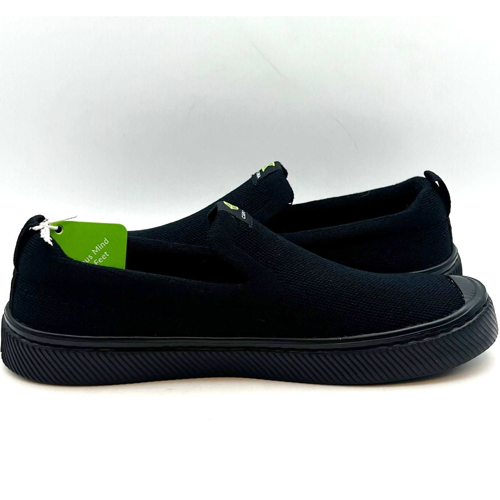 Cariuma IBI Slip On Sneakers Womens 8.5 Mens 7 All Black Knit Bamboo NWOB