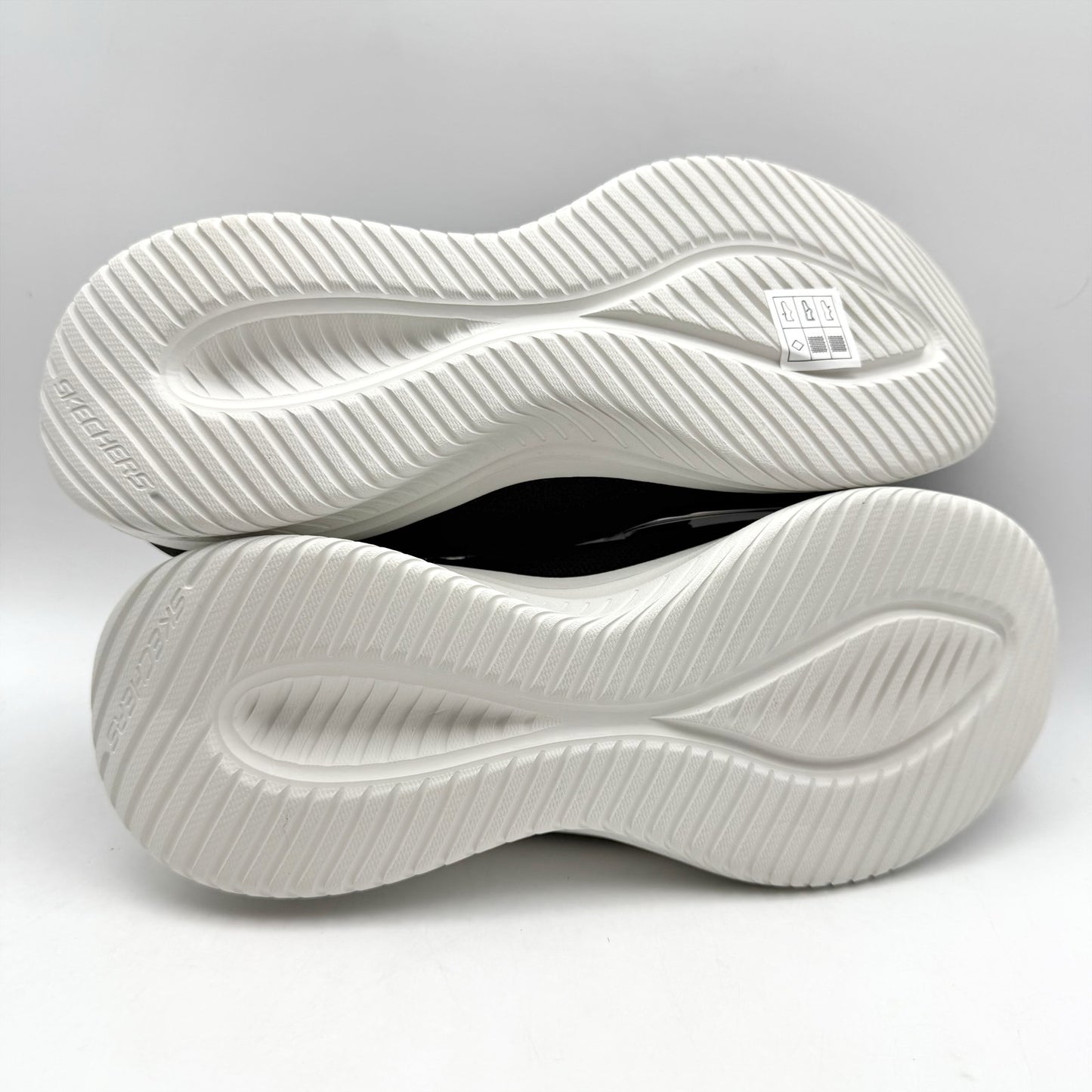 Skechers Womens Ultra Flex 3.0 Slip In Sneakers US 9 Black White Athletic NIB