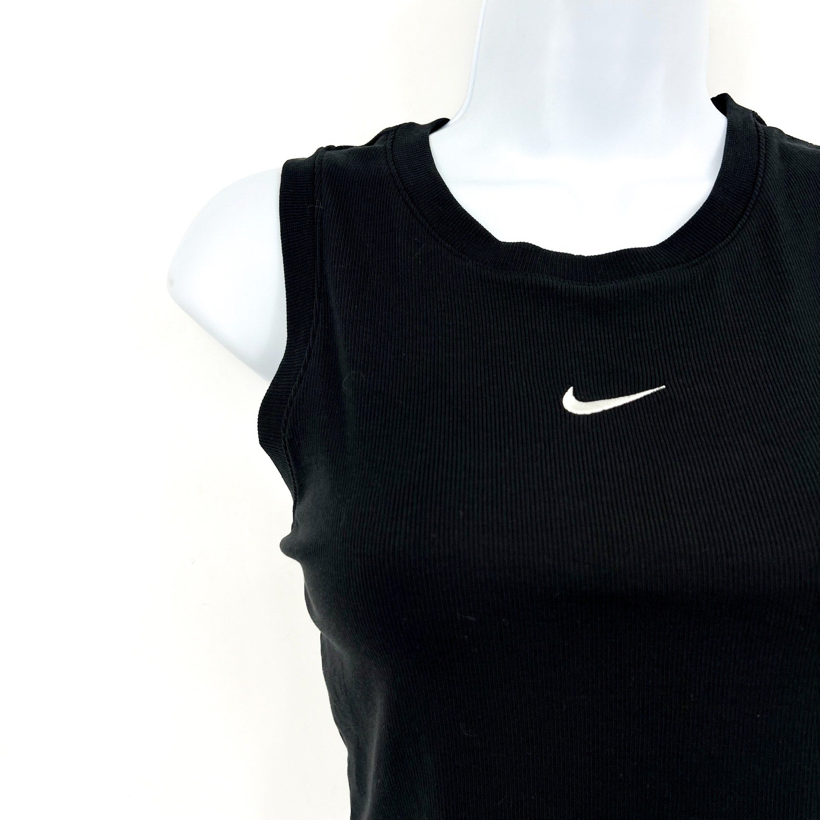 NIKE Sportswear Chill Knit Tight Cropped Mini-Rib Tank Top Large Black NWT