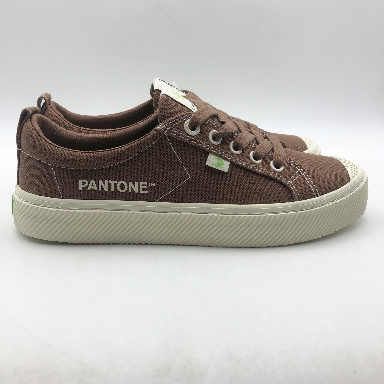 Cariuma Womens OCA Low Canvas Sneaker Size 9 Brown Pantone Contrast Thread NIB