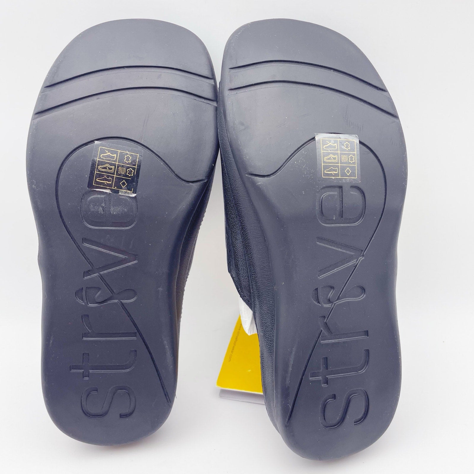 Strive Womens Capri II Thong Sandals US 6 EU 36 Black Leather NIB