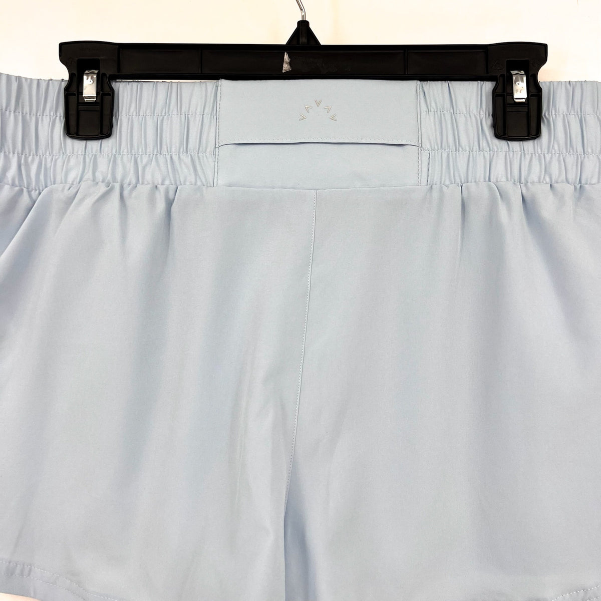 VARLEY Women's Kallin Running Shorts Medium Cashmere Blue 1.5" Inseam Liner NWT