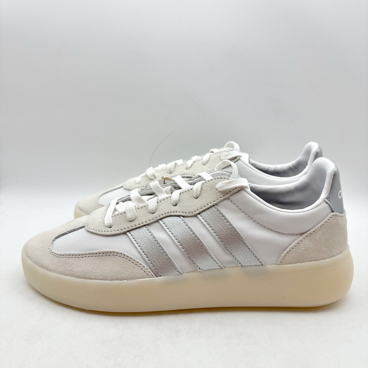 Adidas Womens Barreda Decode Casual Sneakers SIZE 11 White Silver Suede NIB