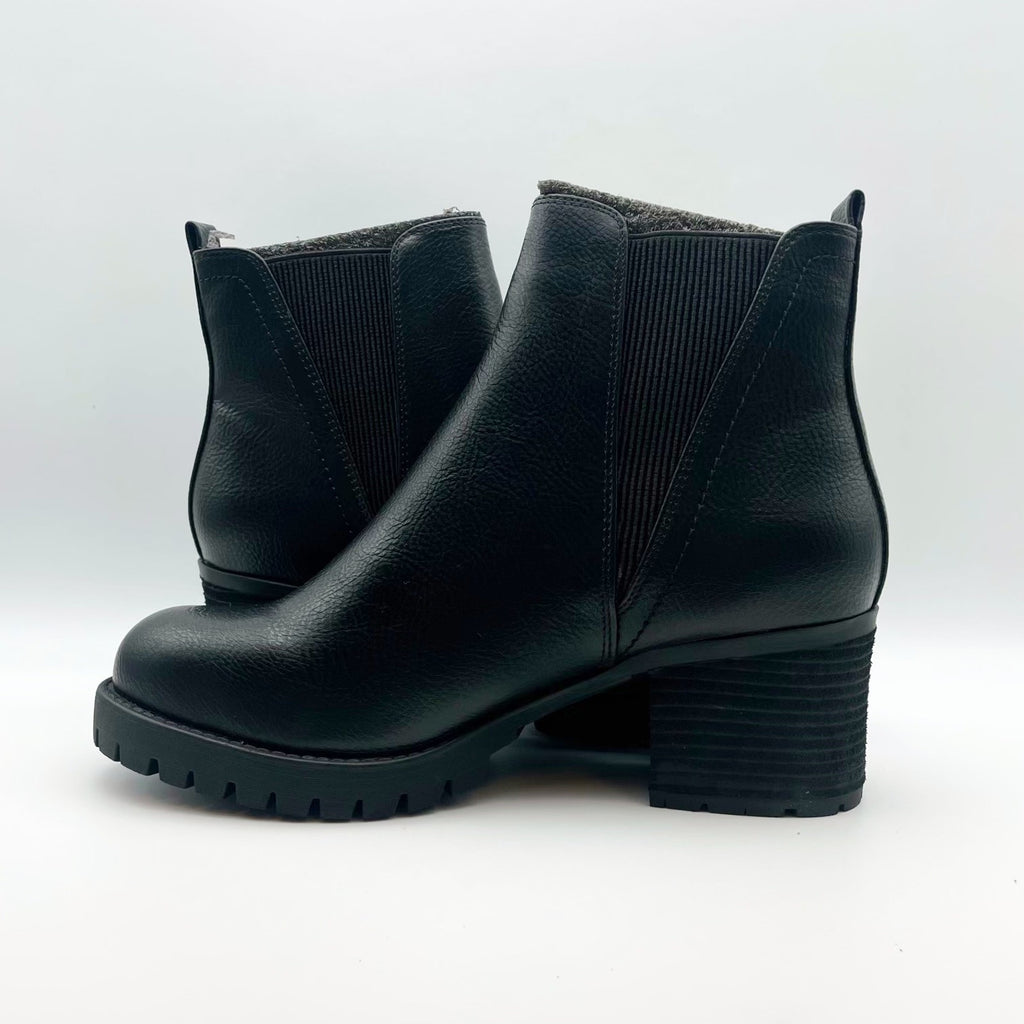 MIA Women's Jody Chelsea Boots Size 9 Medium Black Vegan Leather Lug Sole NIB