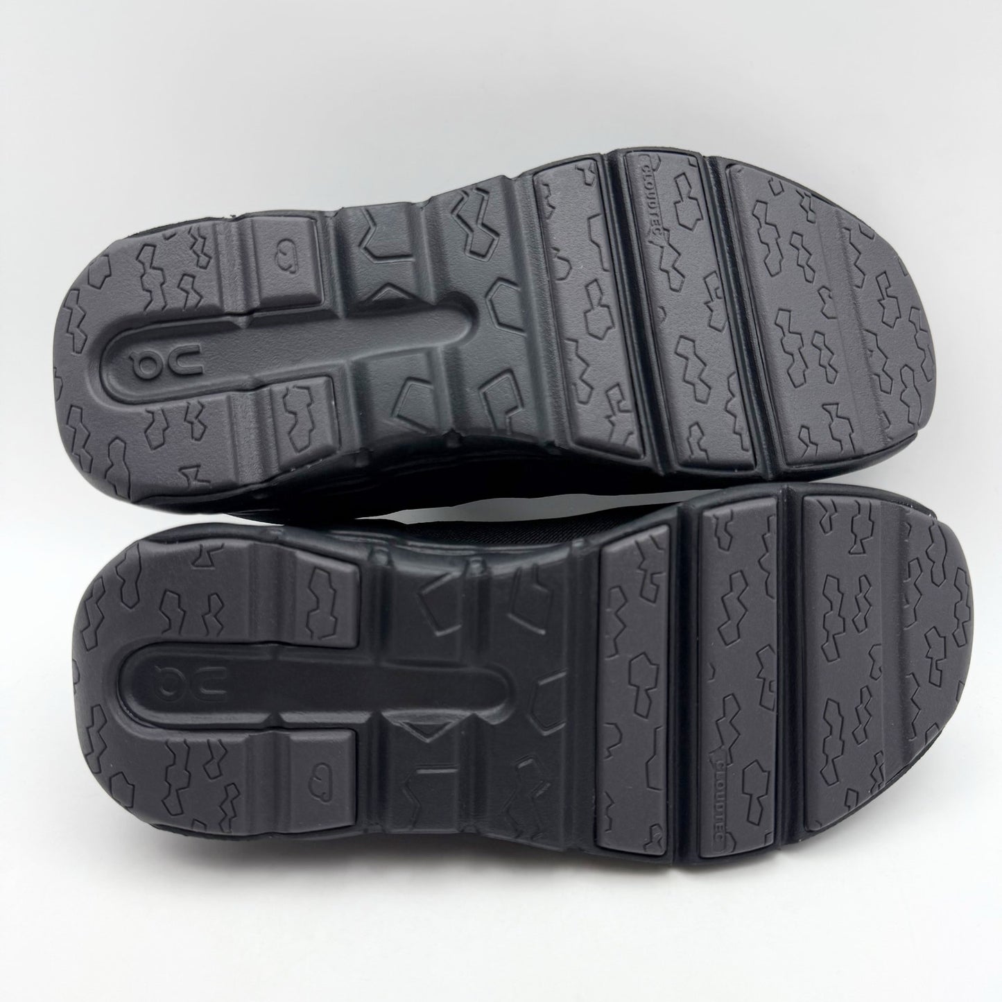 On Kids Cloudleap Running Sneakers US 1.5 EU 33 Black Athletic NIB