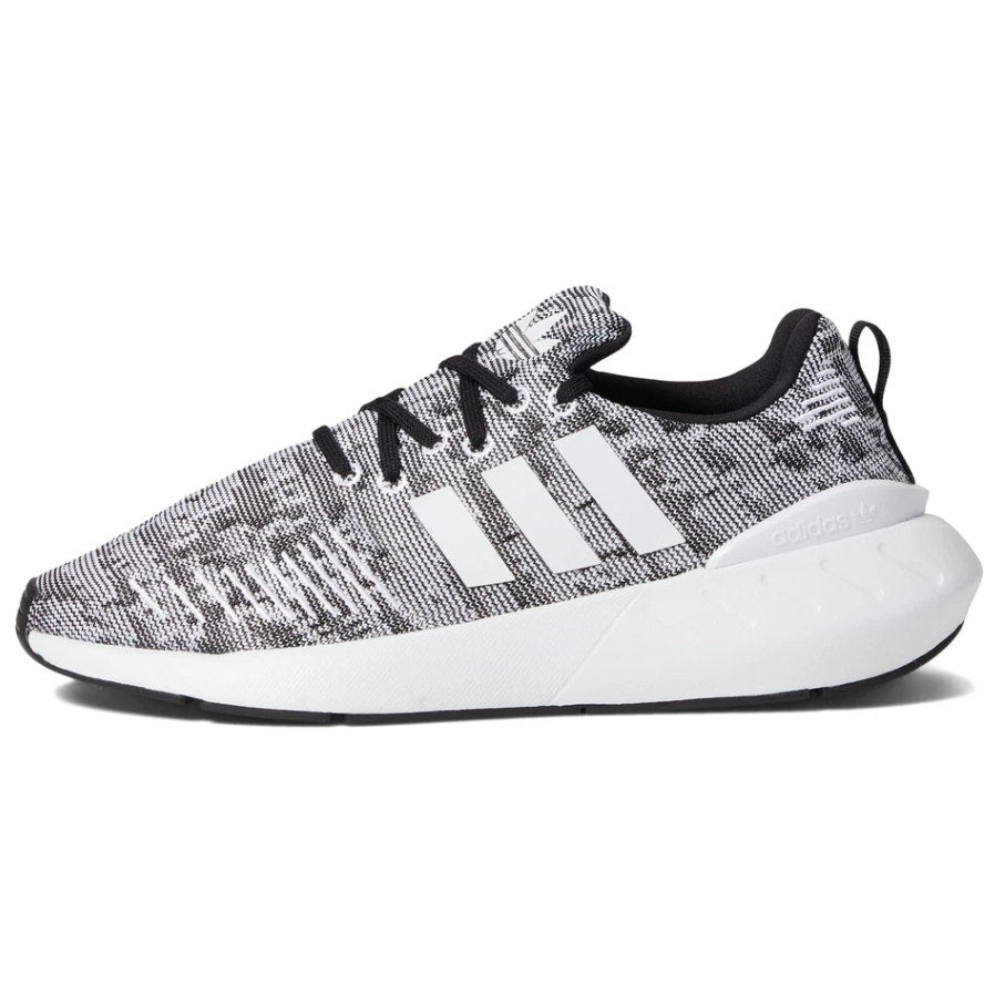 Adidas Kids Swift Run 22 Athletic Shoes Size 5 Grey White Running NWT