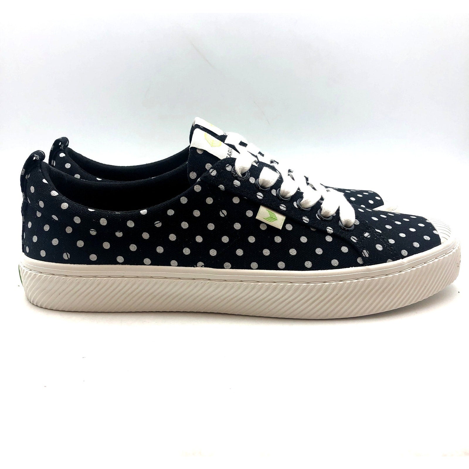 Cariuma Womens OCA Low Sneakers Size 7 Black White Polka Dot Canvas NIB