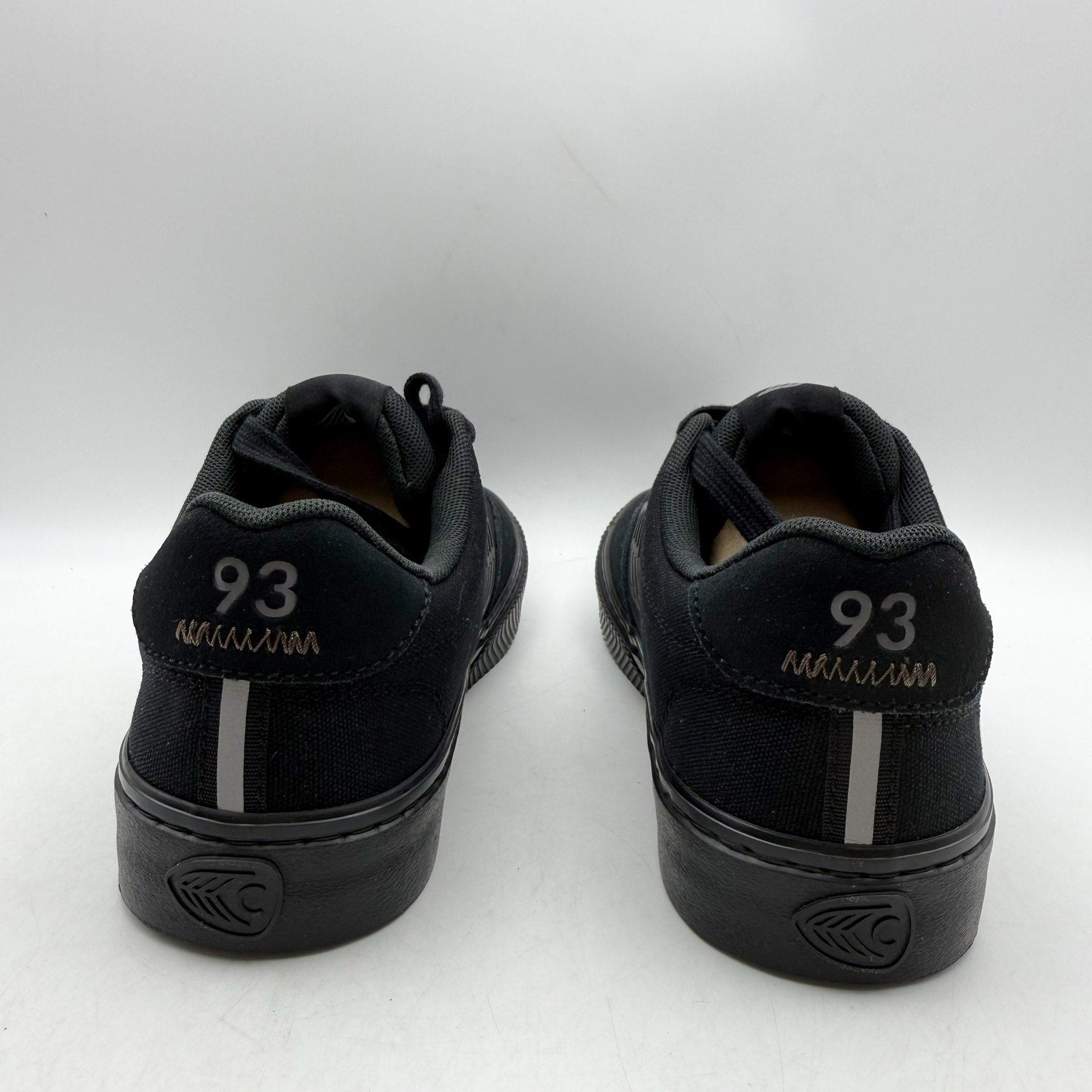 Cariuma x SPoT Womens NAIOCA PRO Sneakers Size 7.5 Black Canvas NIB