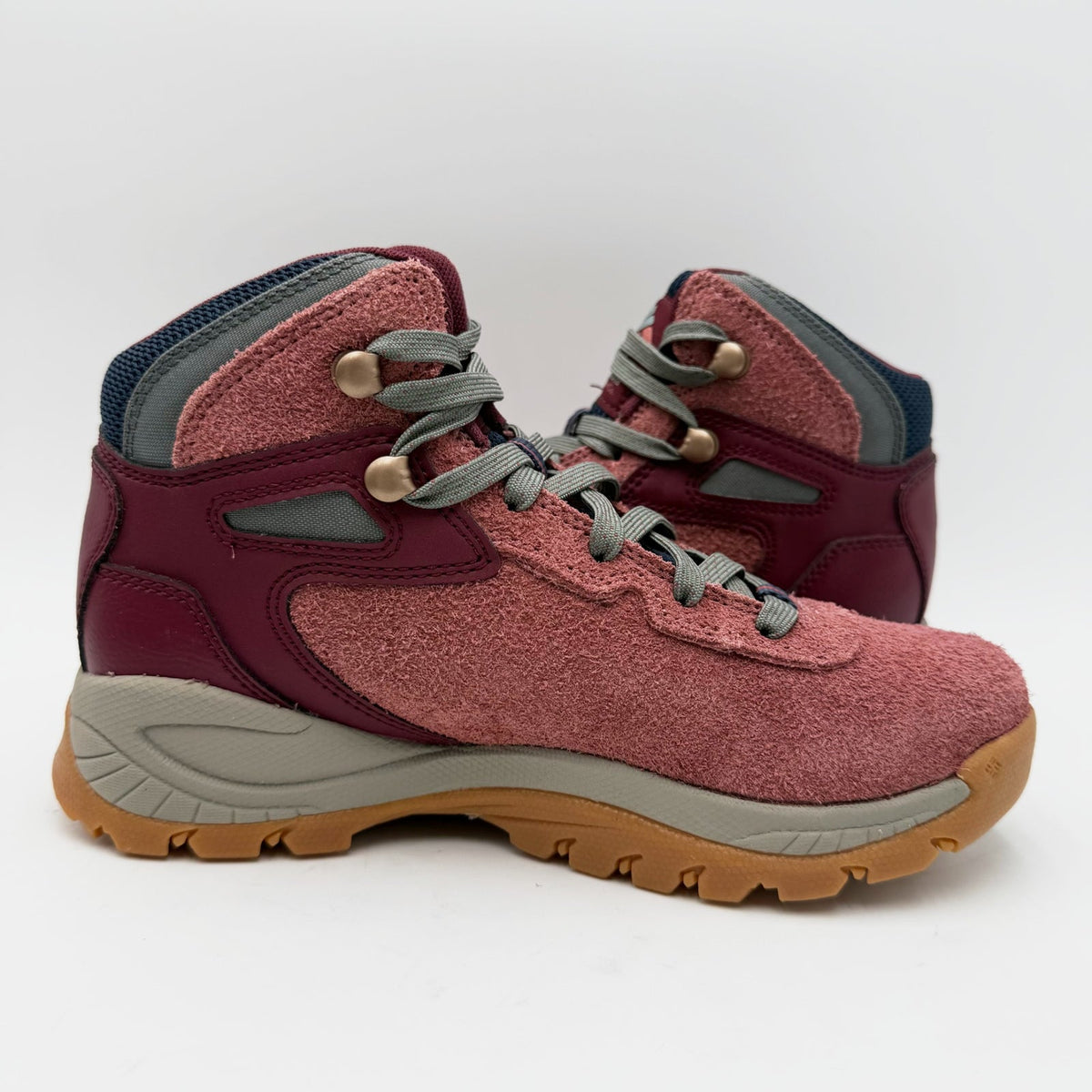 Columbia Womens Newton Ridge BC Hiking Boots Size 5.5 Red Beetroot NWOB