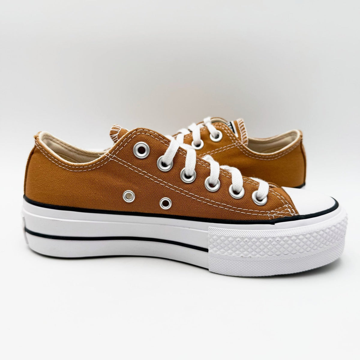 Converse Womens Chuck Taylor Lift Ox Platform Sneakers Size 5 EU 35 Brown NIB