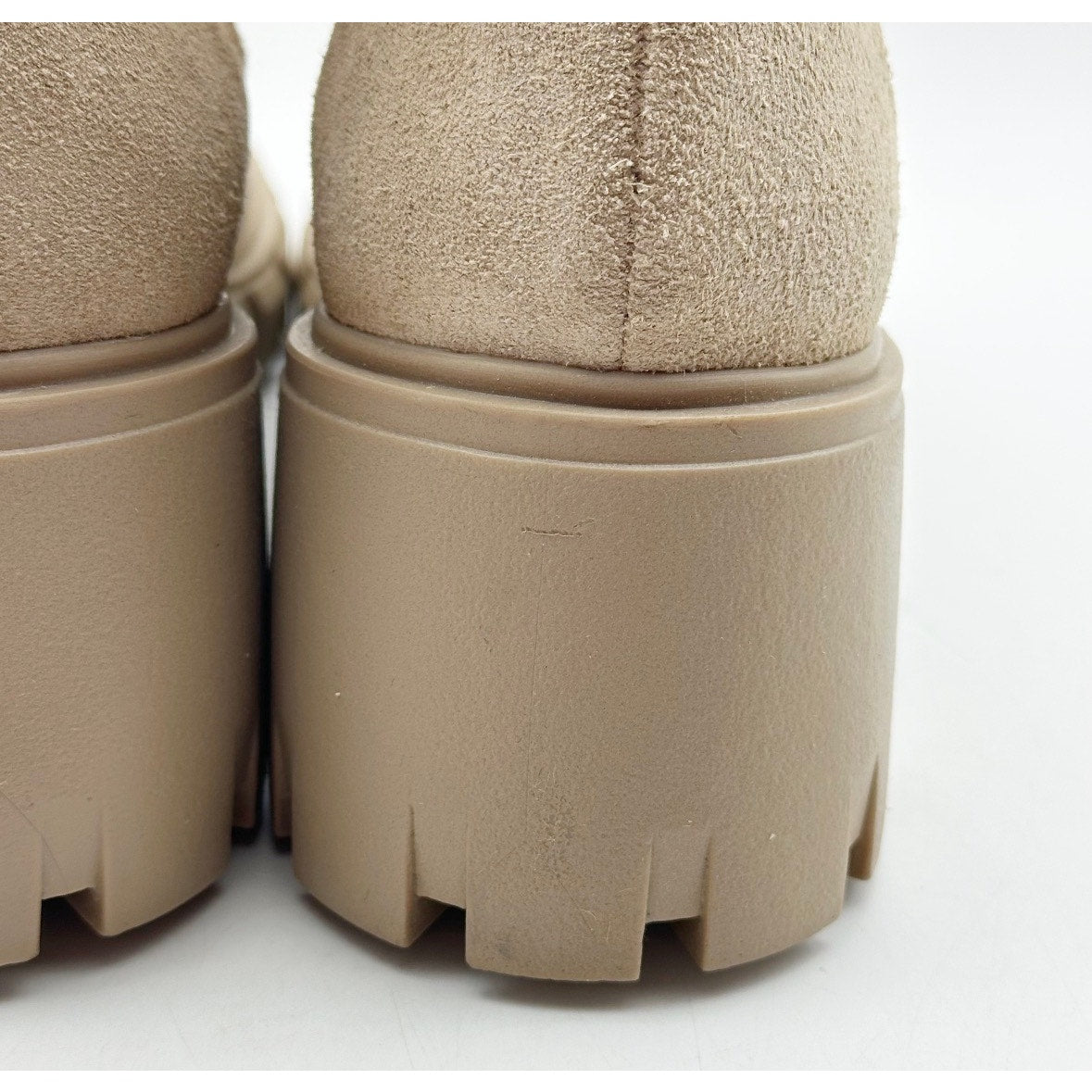 Steve Madden Women's Howler Chelsea Boot Size 7.5 M Beige Block Heel NWOB