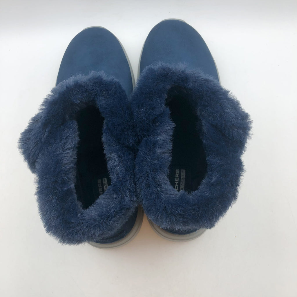 Skechers Women On-the-GO City Suede Boots 8.5 Wide Navy Blue Water Repellent NIB