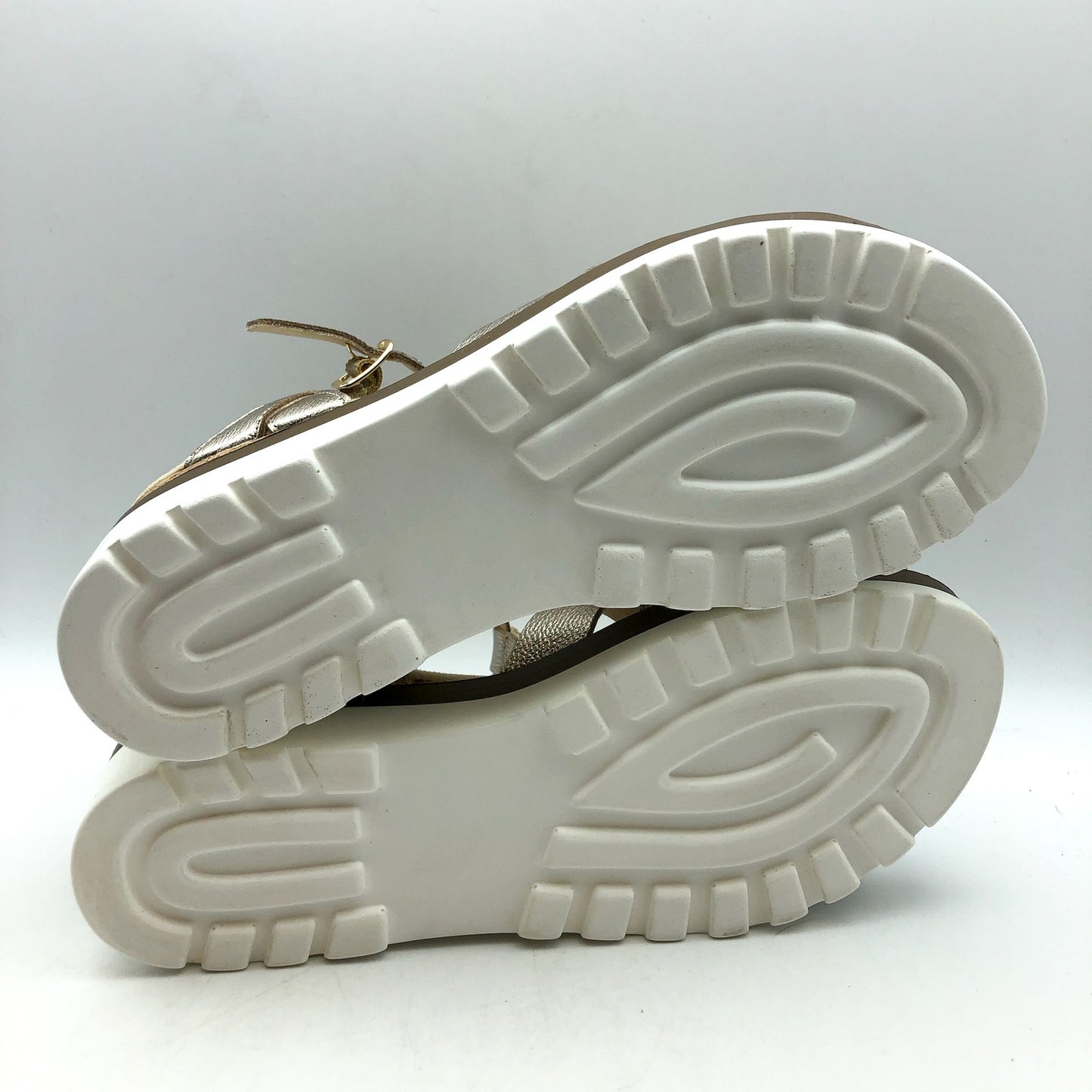 Vaneli Womens Carly Cork Casual Sandals US 8 Narrow Shell Metallic Leather NIB