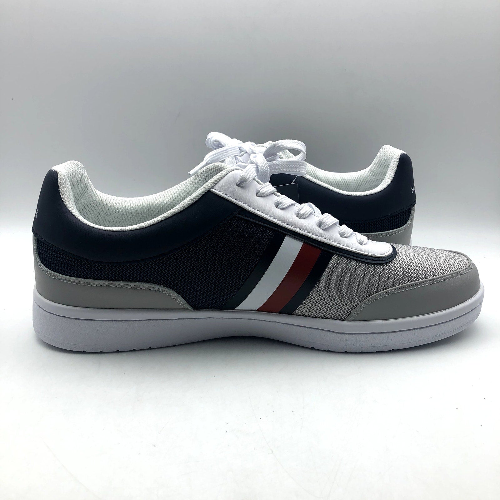 Tommy Hilfiger Mens Lessio Casual Sneakers Size 12 Grey Blue Red Stripe NIB