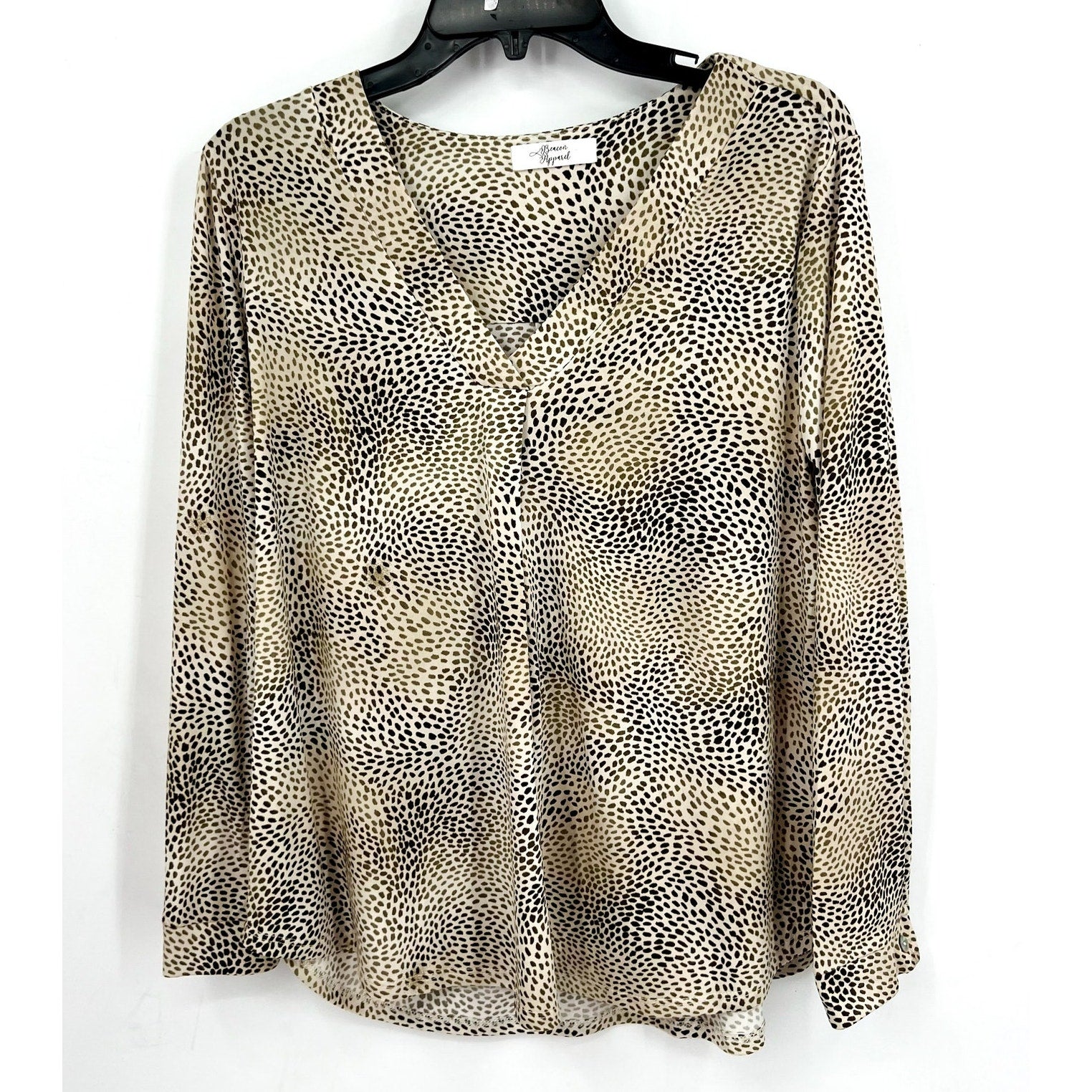 BEACON APPAREL Womens Leopard Print Top Medium Tan Long Sleeve NWOT