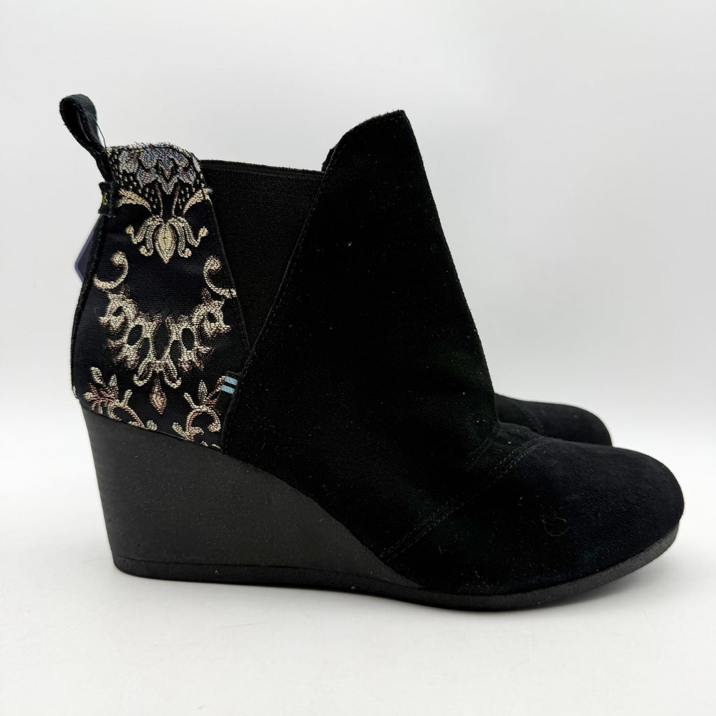TOMS Womens Kelsey Graphic Wedge Booties US 10 Black Floral Suede Ankle NWOB