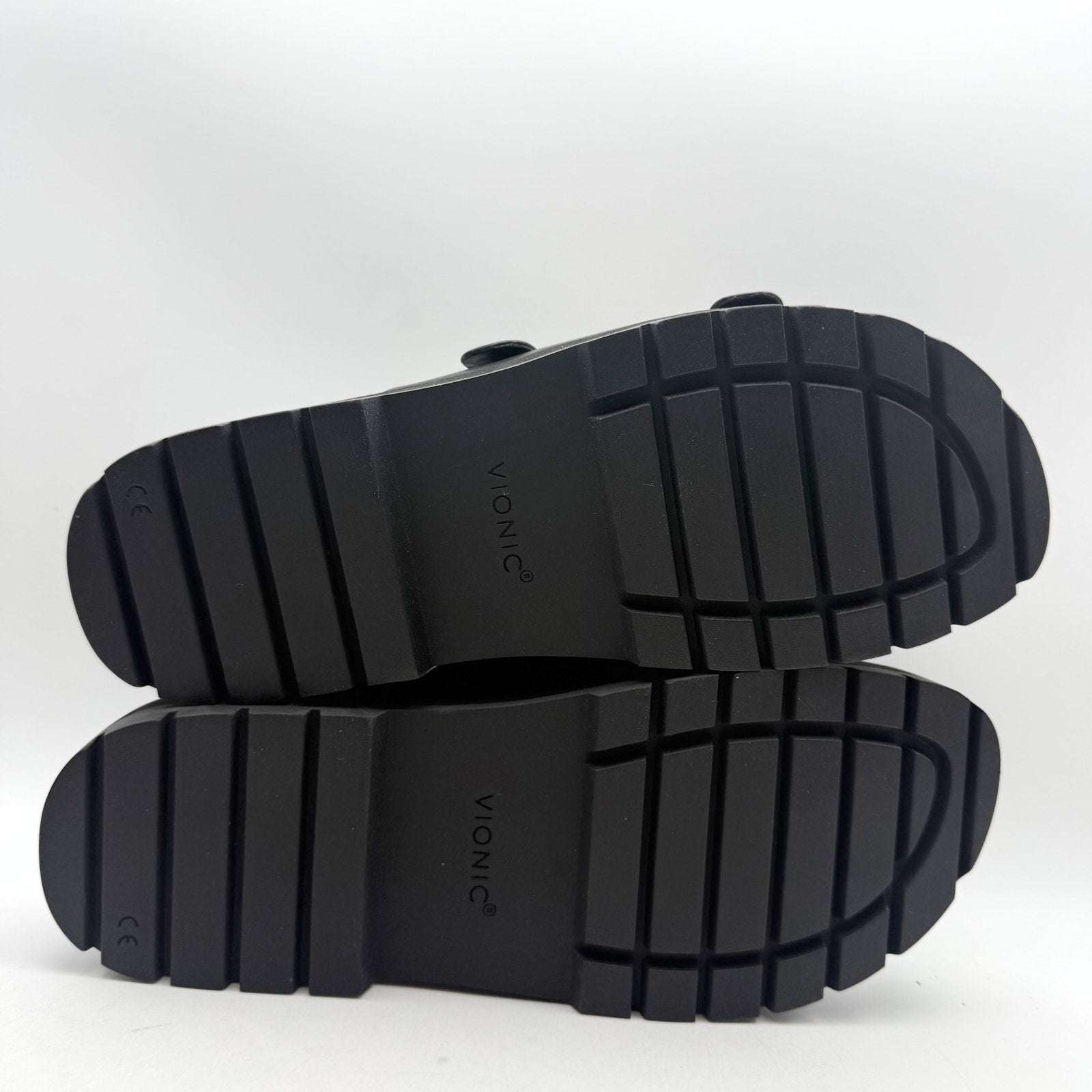 Vionic Womens Capitola Lug Platform Sandals US 11 Black Leather Rhinestone NWOB