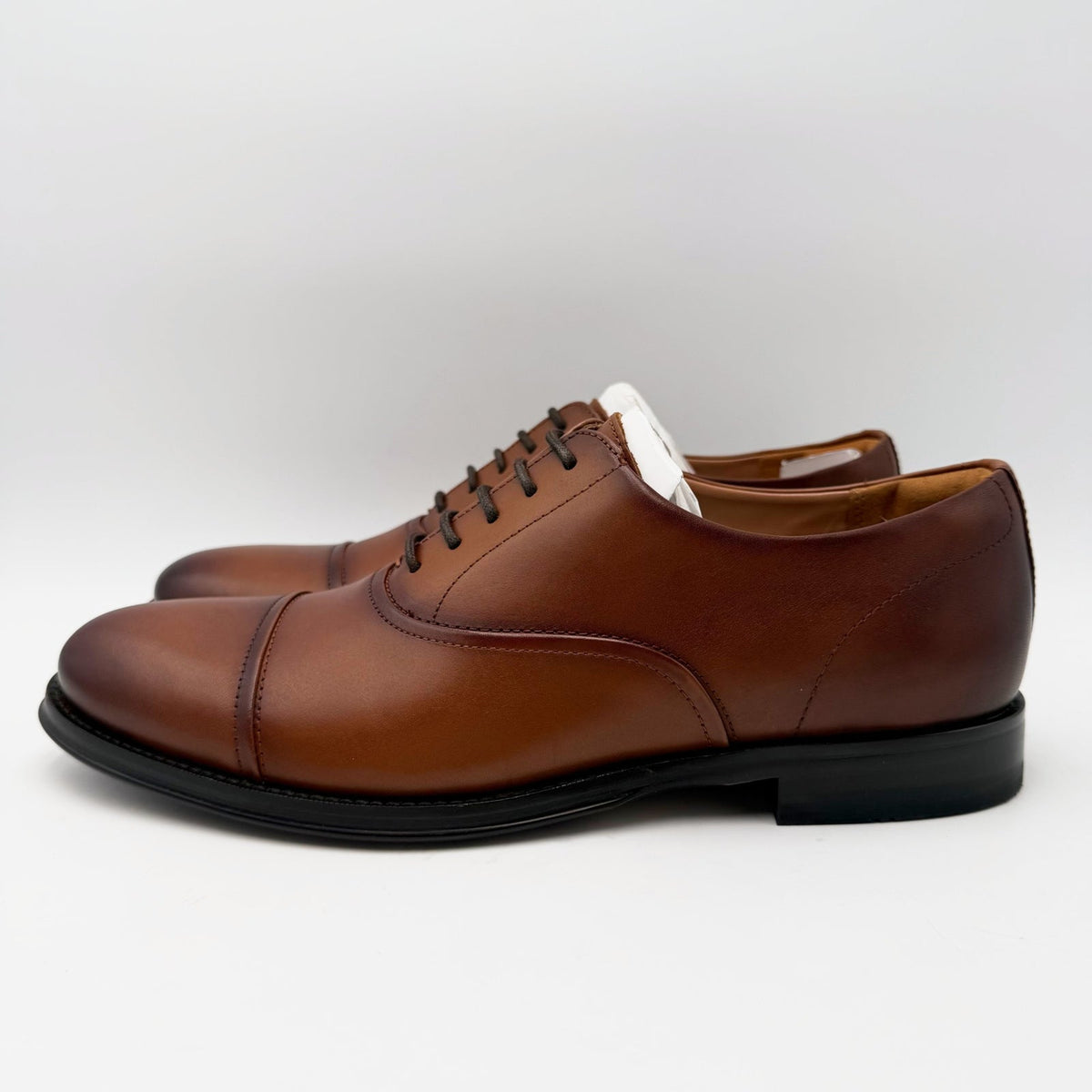 Vince Camuto Mens Urii Cap Toe Oxfords Size 9 EU 42 Saddle Brown Leather NIB